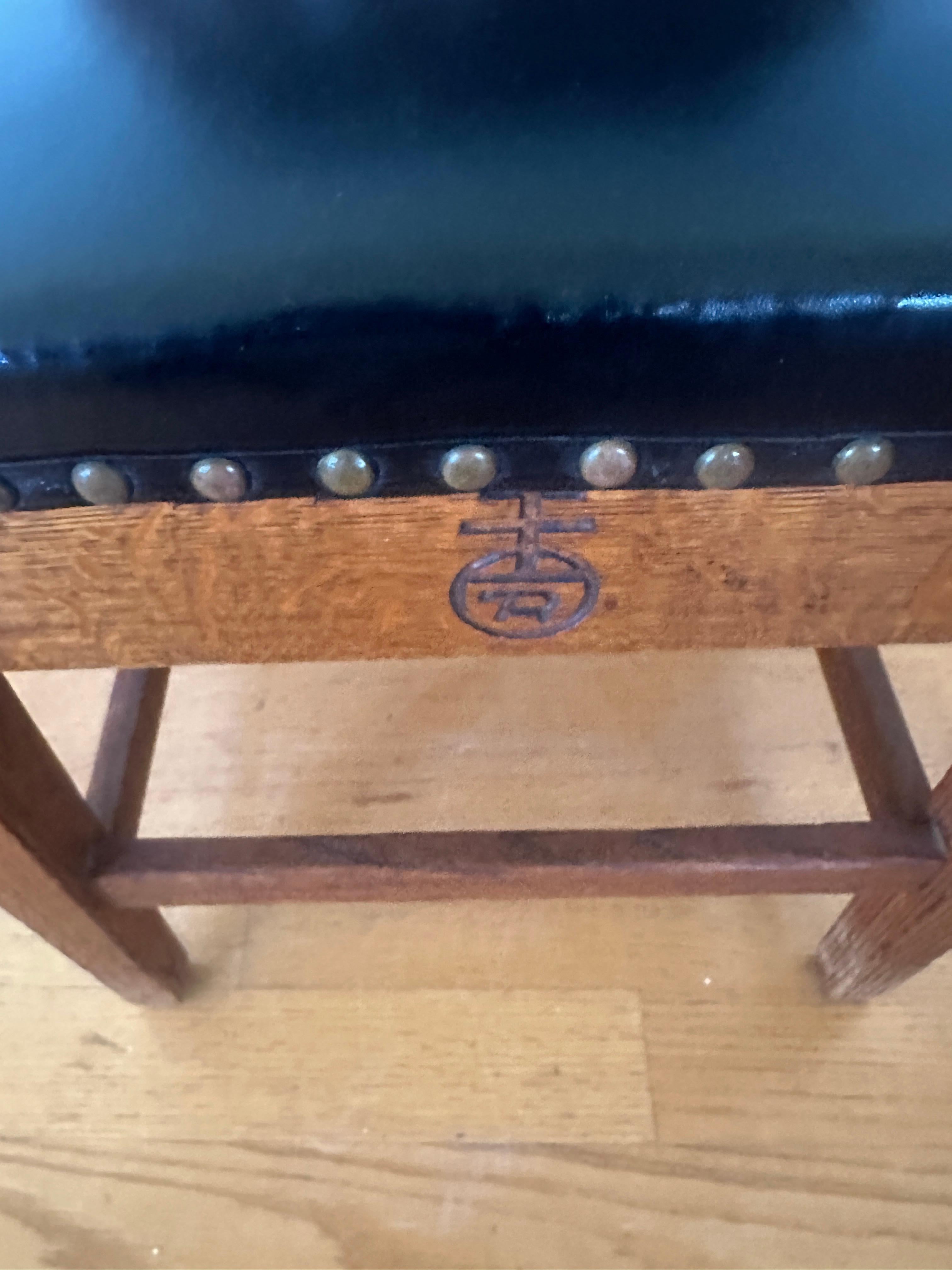American Beautiful Roycroft Chair, Made circa 1910 (Stickley Era) - W5395 For Sale