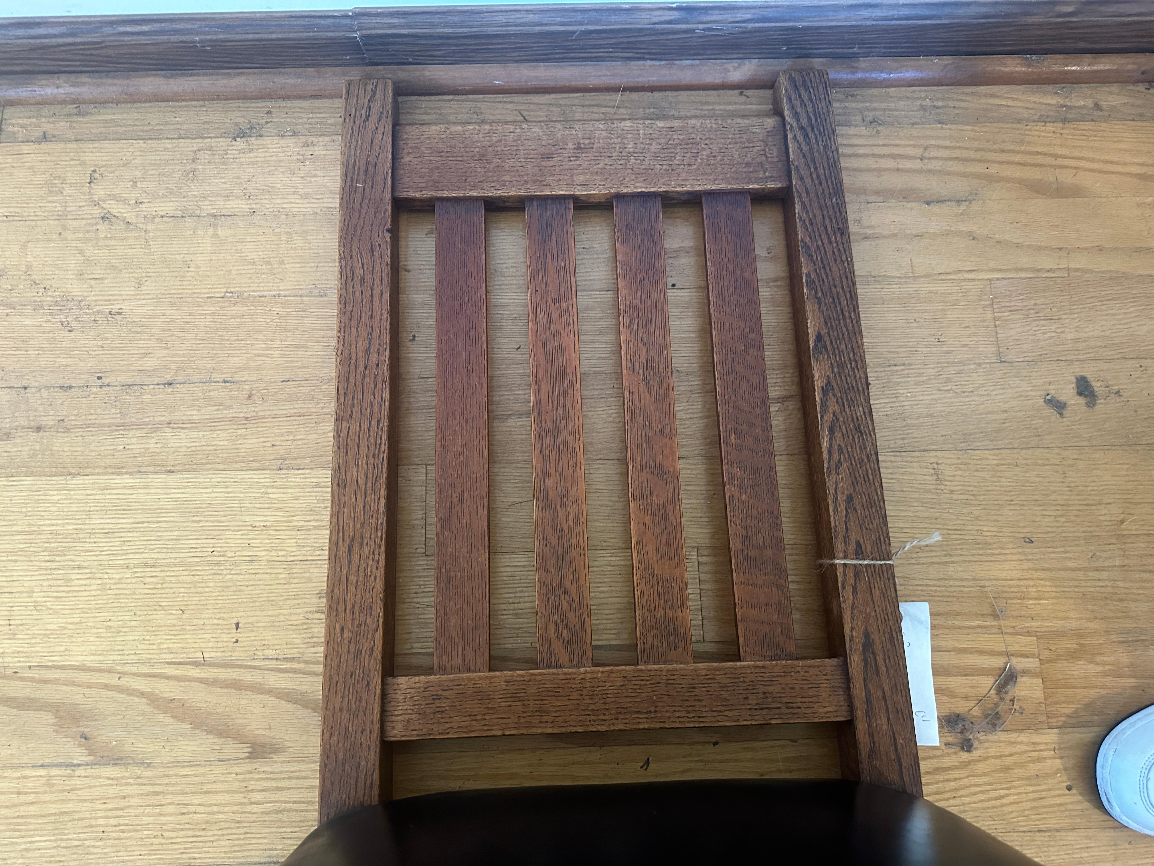 Oak Beautiful Roycroft Chair, Made circa 1910 (Stickley Era) - W5395 For Sale
