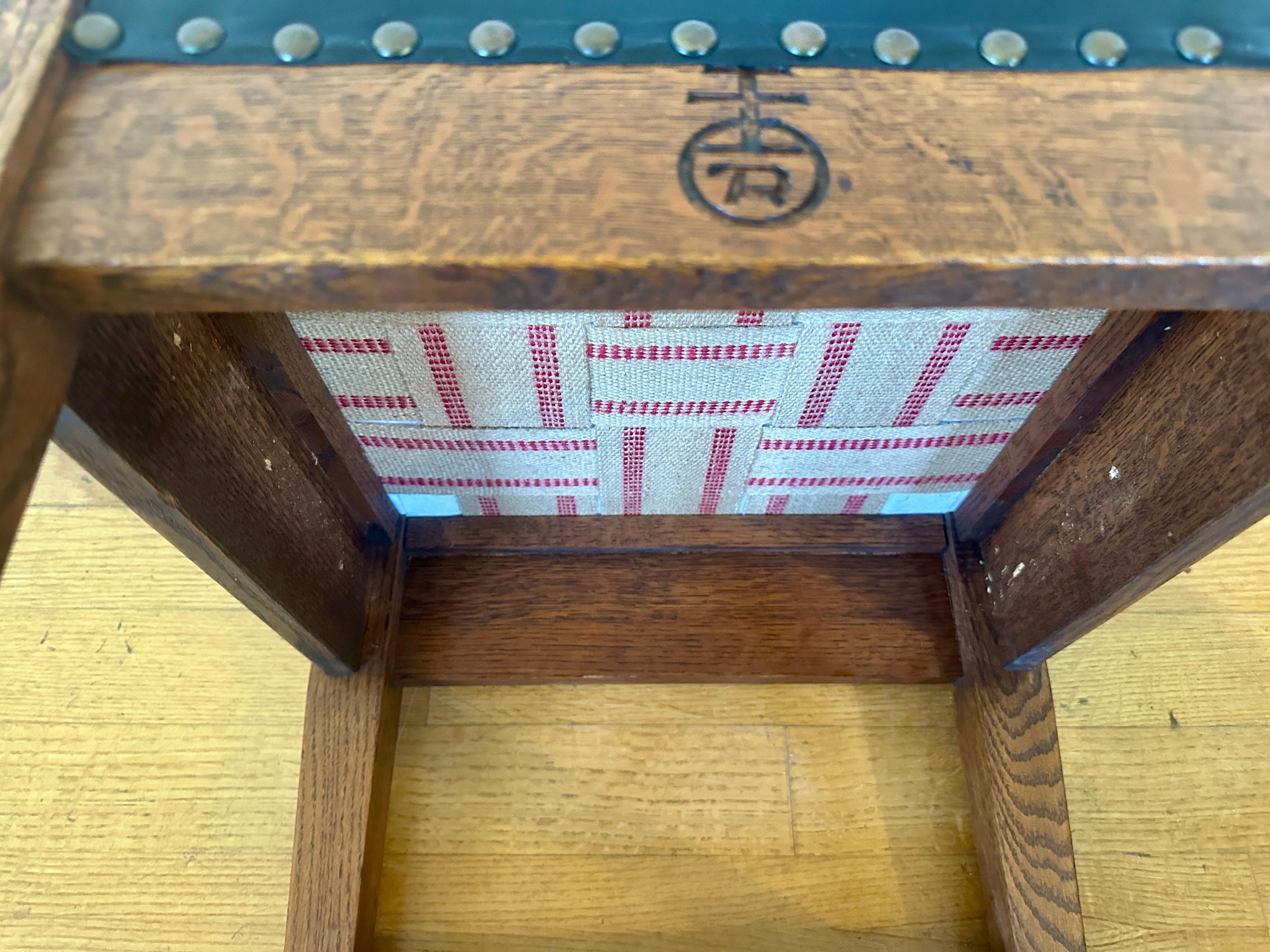Beautiful Roycroft Chair, Made circa 1910 (Stickley Era) - W5395 For Sale 2
