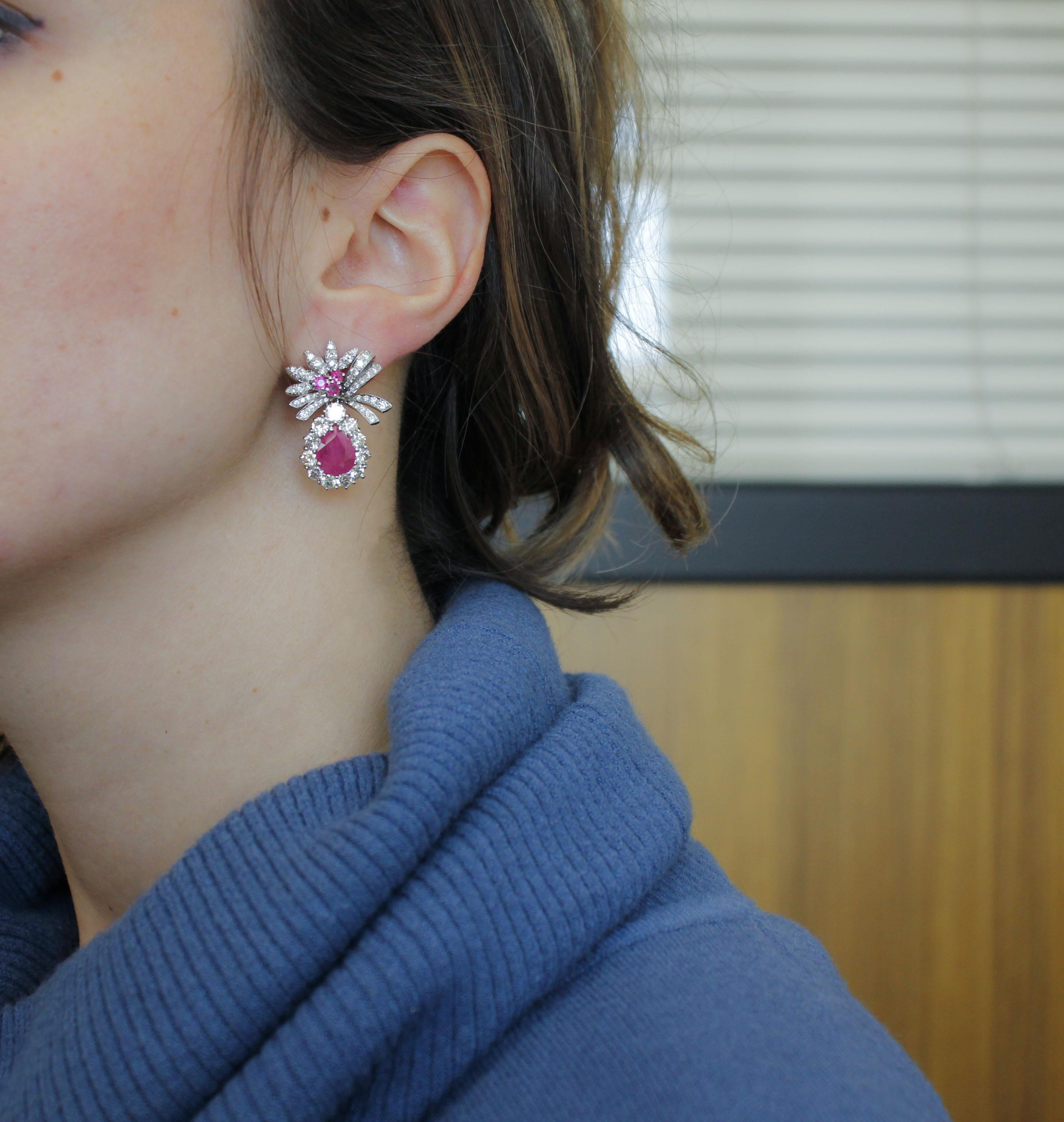 Magnifiques boucles d'oreilles rubis et diamants en or blanc 18 carats Excellent état - En vente à Marcianise, Marcianise (CE)