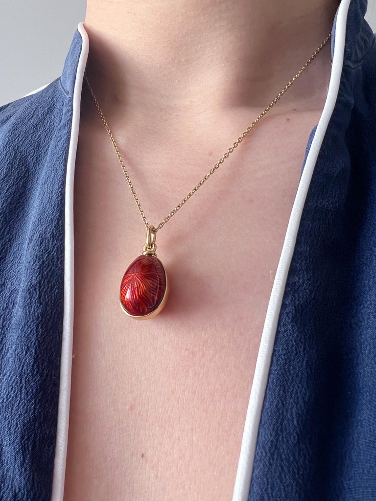 Pendentif Petit Chien - Oeuf Fabergé style
