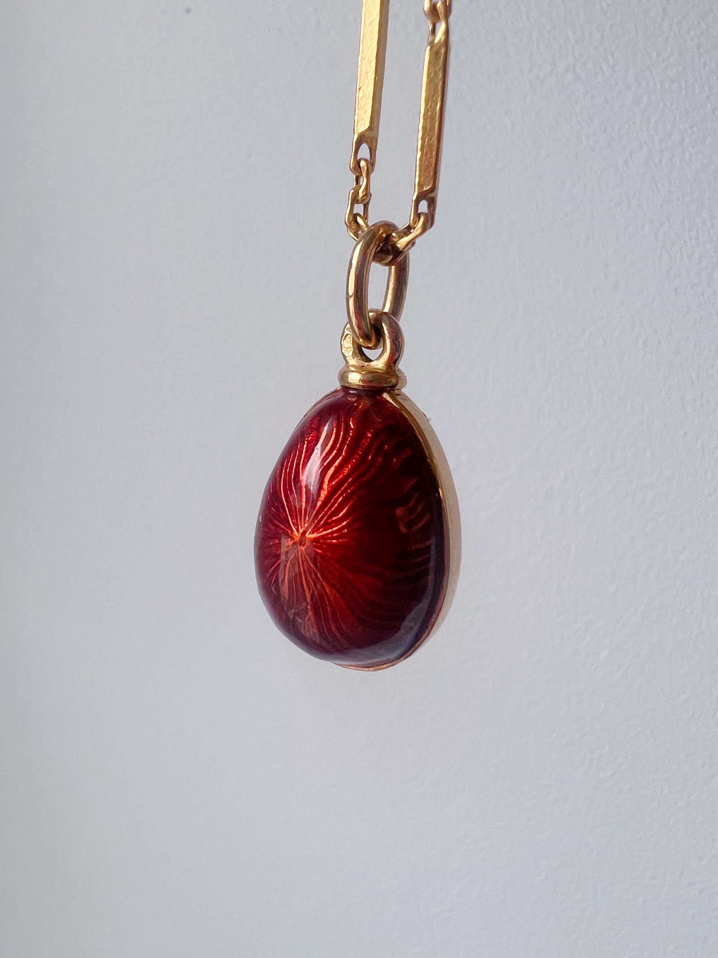 Women's or Men's Beautiful Russian style 18K gold red enameled egg pendant