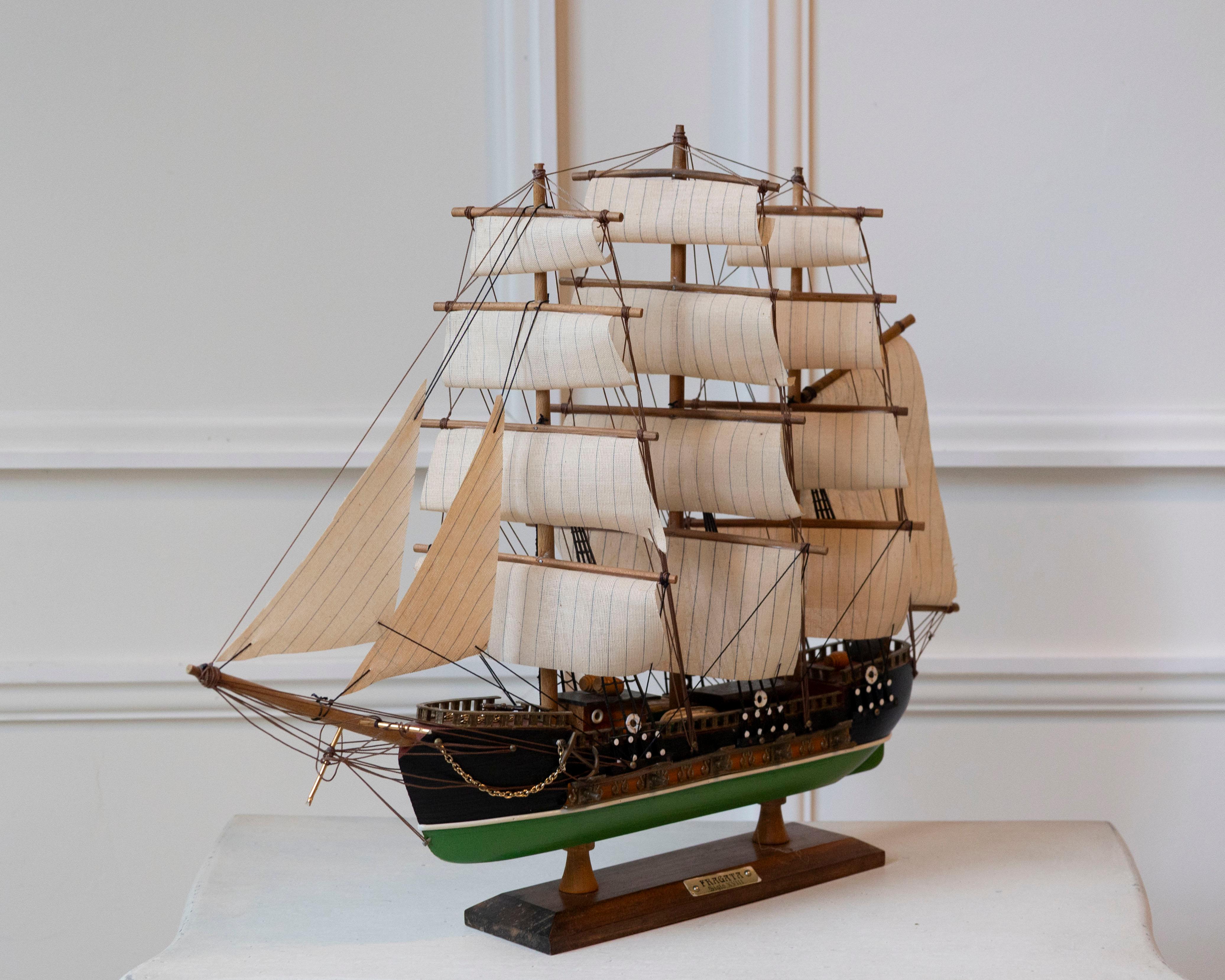 Schönes Segelschiff-Modell (Spanisch) im Angebot