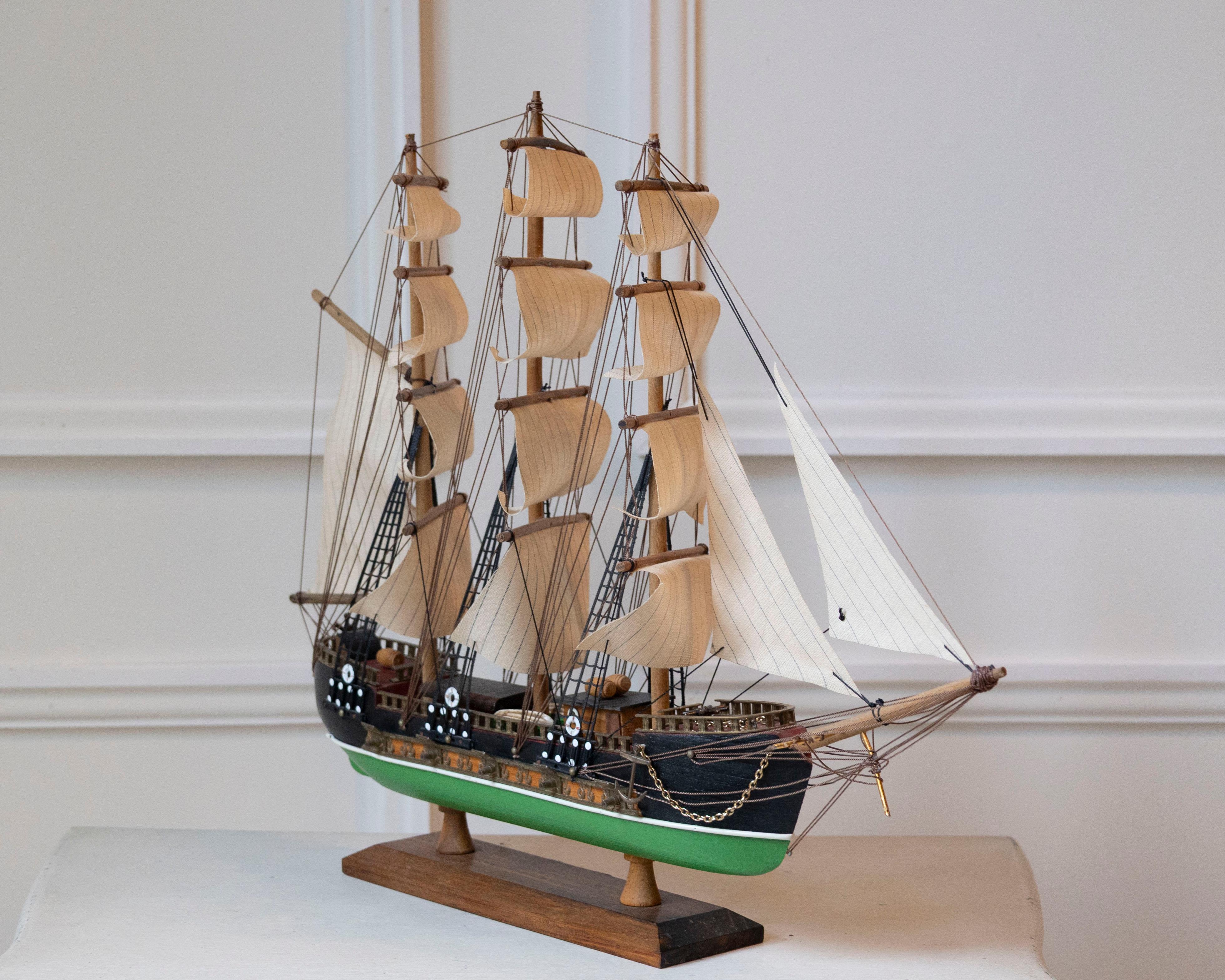 Schönes Segelschiff-Modell (19. Jahrhundert) im Angebot