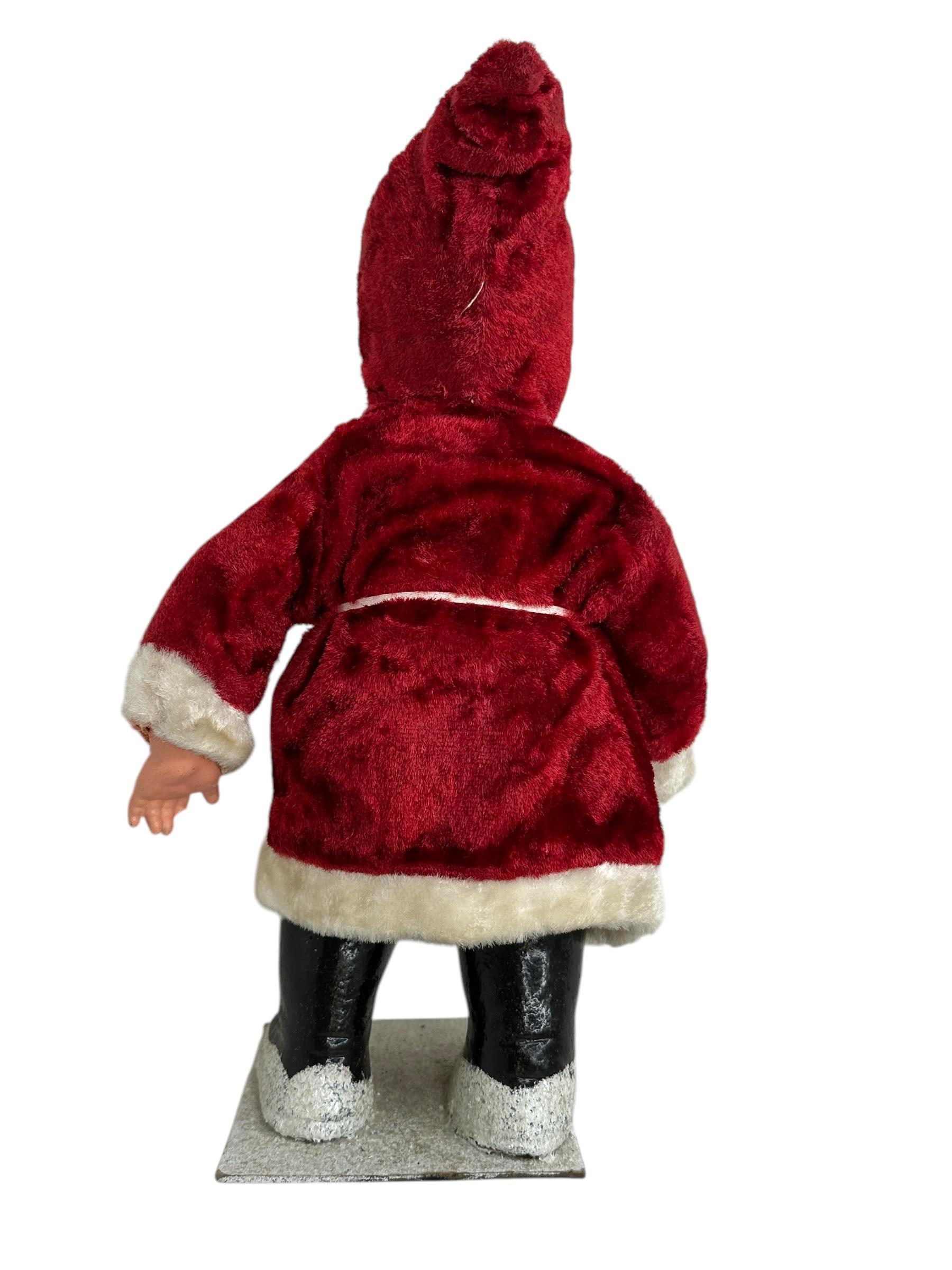 Folk Art Beautiful Santa Claus Figure Vintage German Christmas For Sale