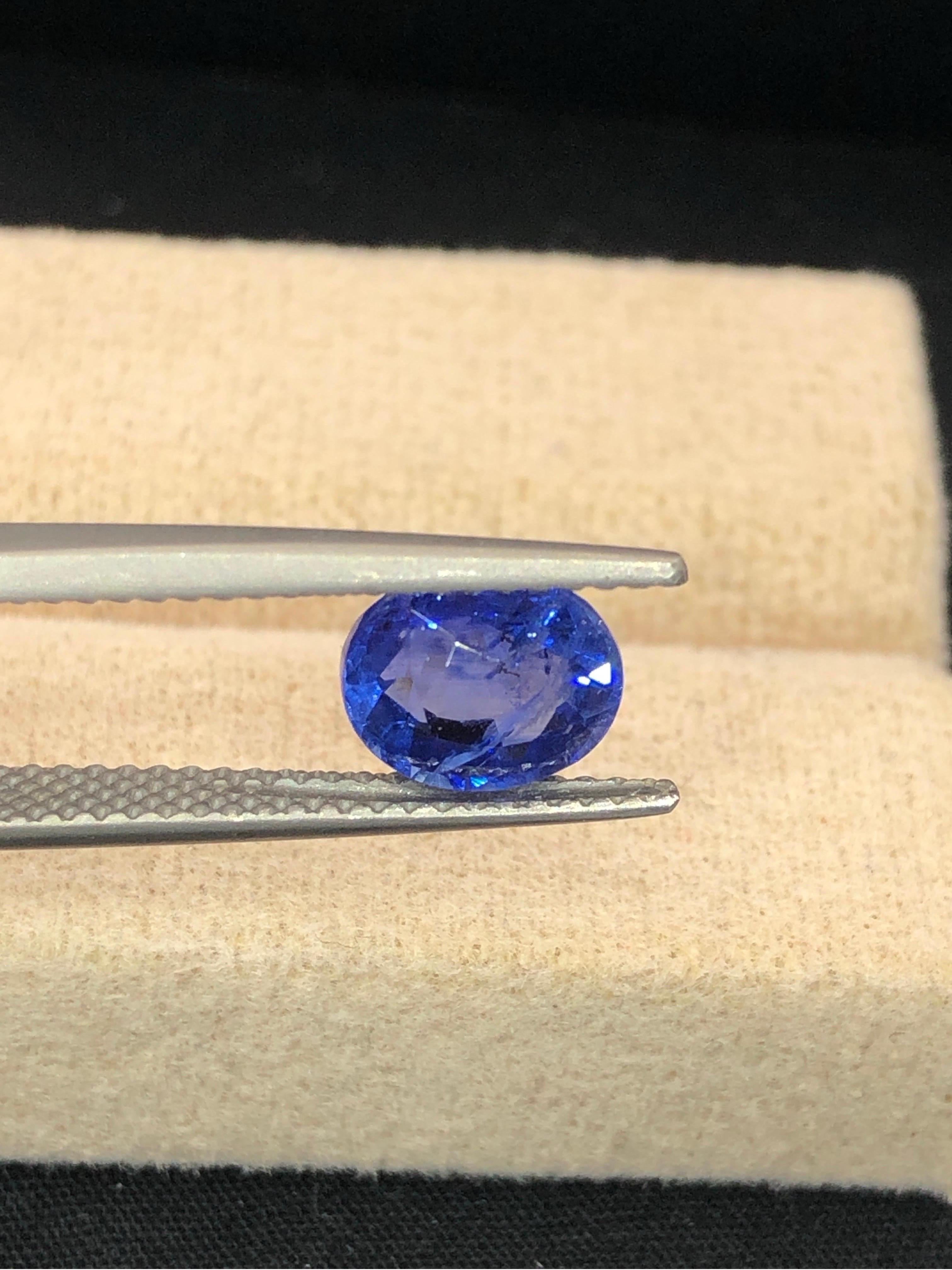 Bellissimo Zaffiro 1,98 ct Blu Riscaldato Ceylon Ovale VS In condizioni Nuovo in vendita a Bangkok, TH