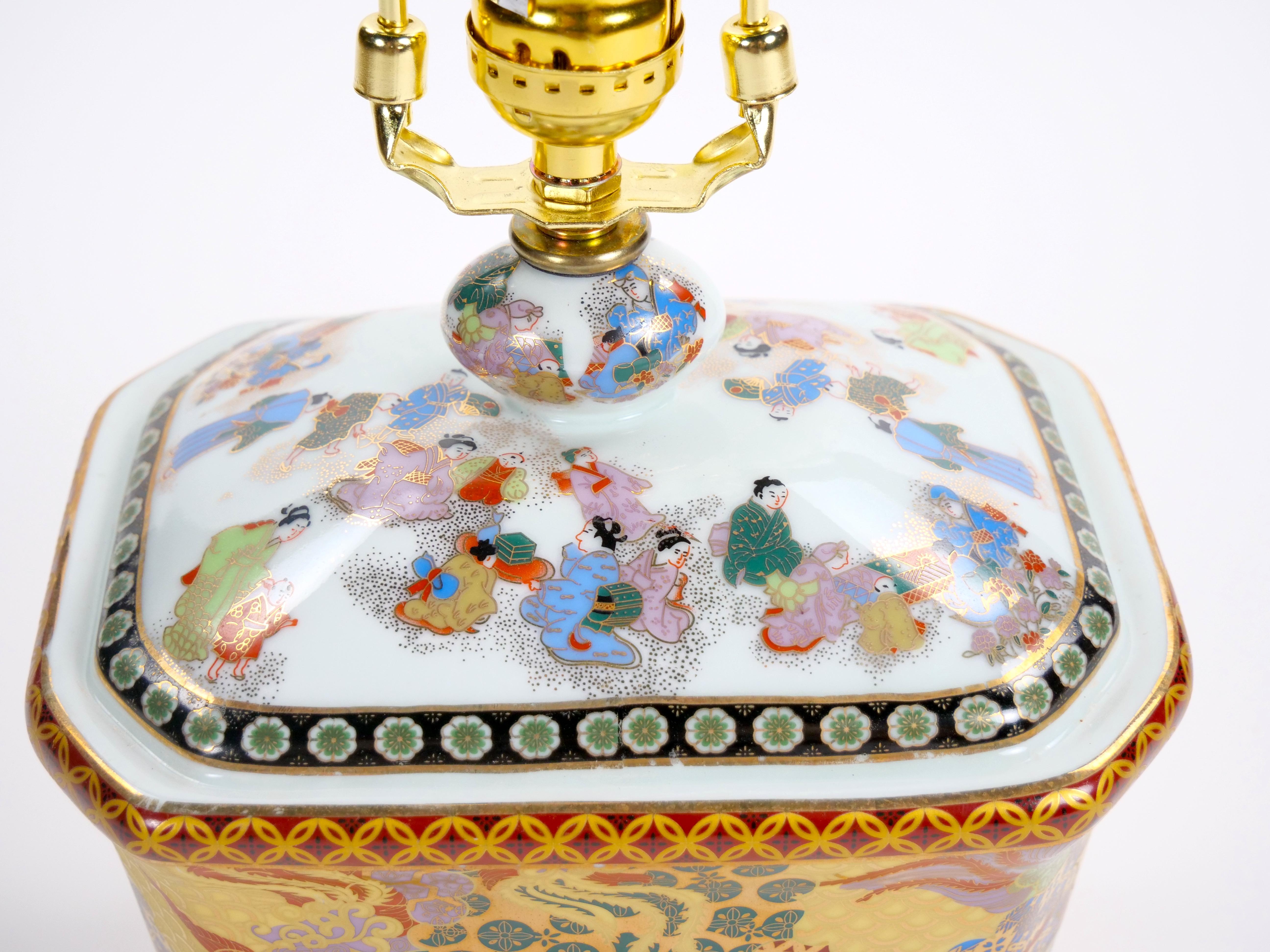 Schöne Porzellanlampe im Satsuma-Stil mit Dekorationen und eleganten vergoldeten Golddetails im Angebot 4