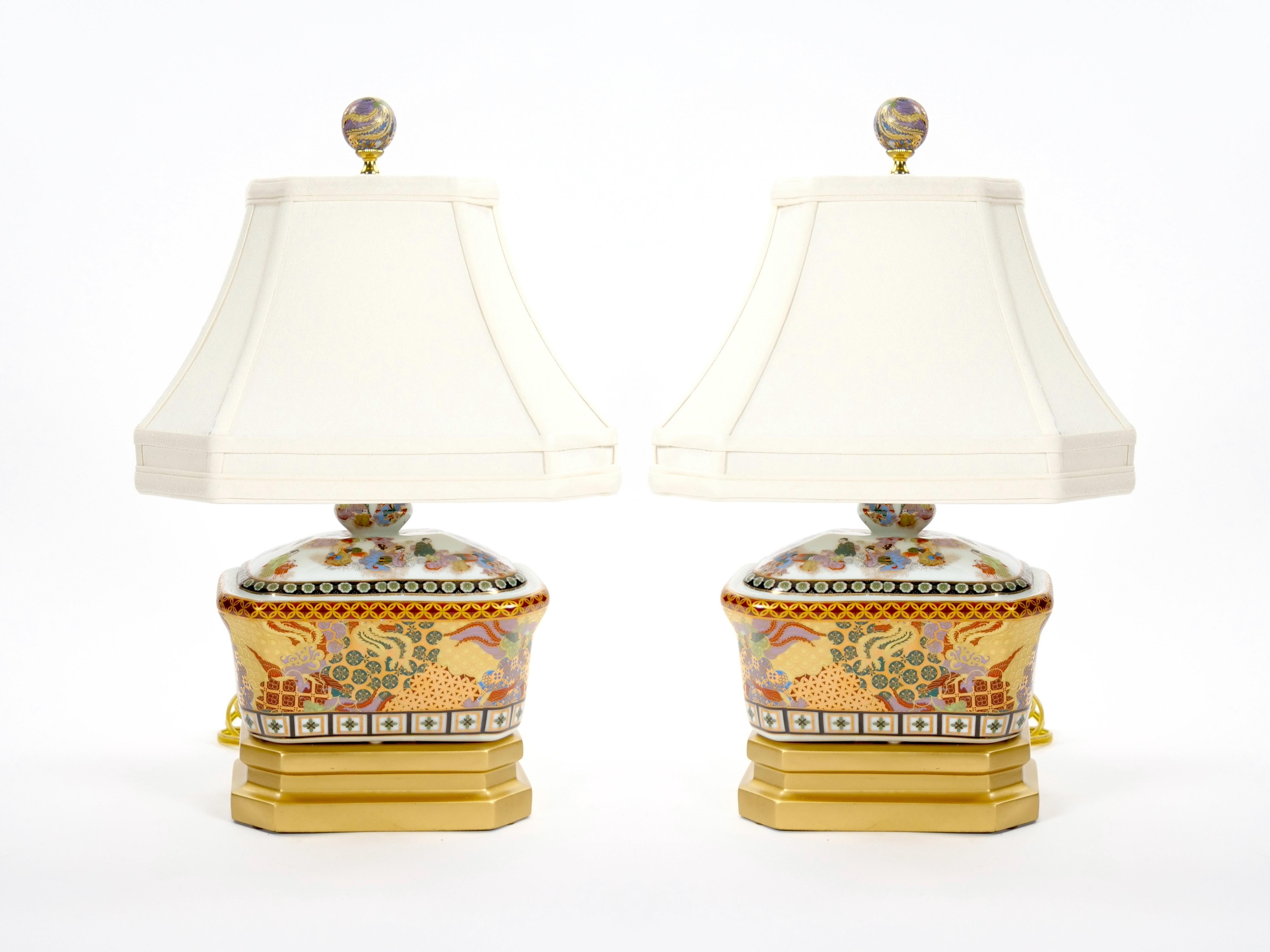 Schöne Porzellanlampe im Satsuma-Stil mit Dekorationen und eleganten vergoldeten Golddetails im Angebot 6