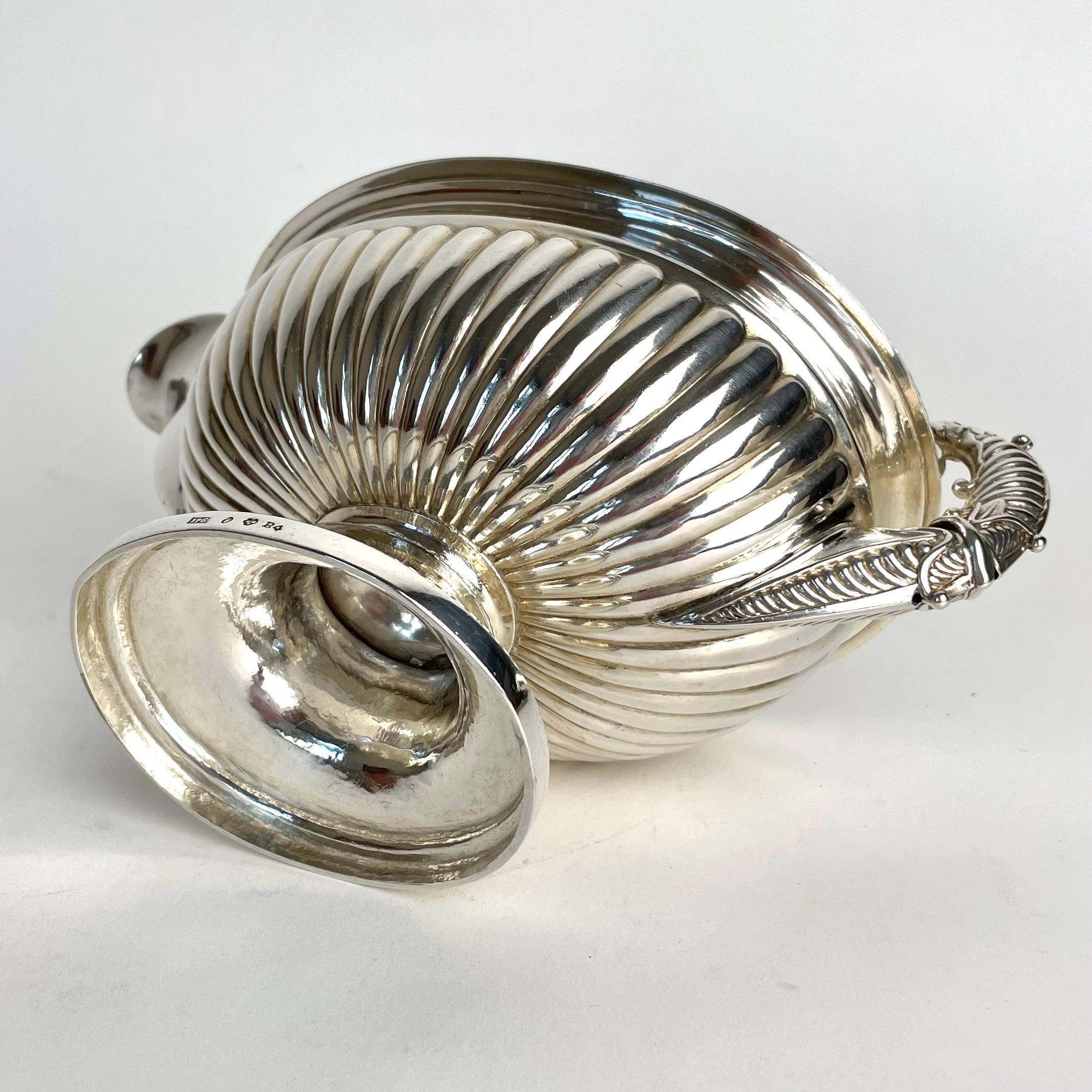 Beautiful Sauce Boat in Silver by Johan Petter Grönvall, Sweden from 1832 For Sale 4
