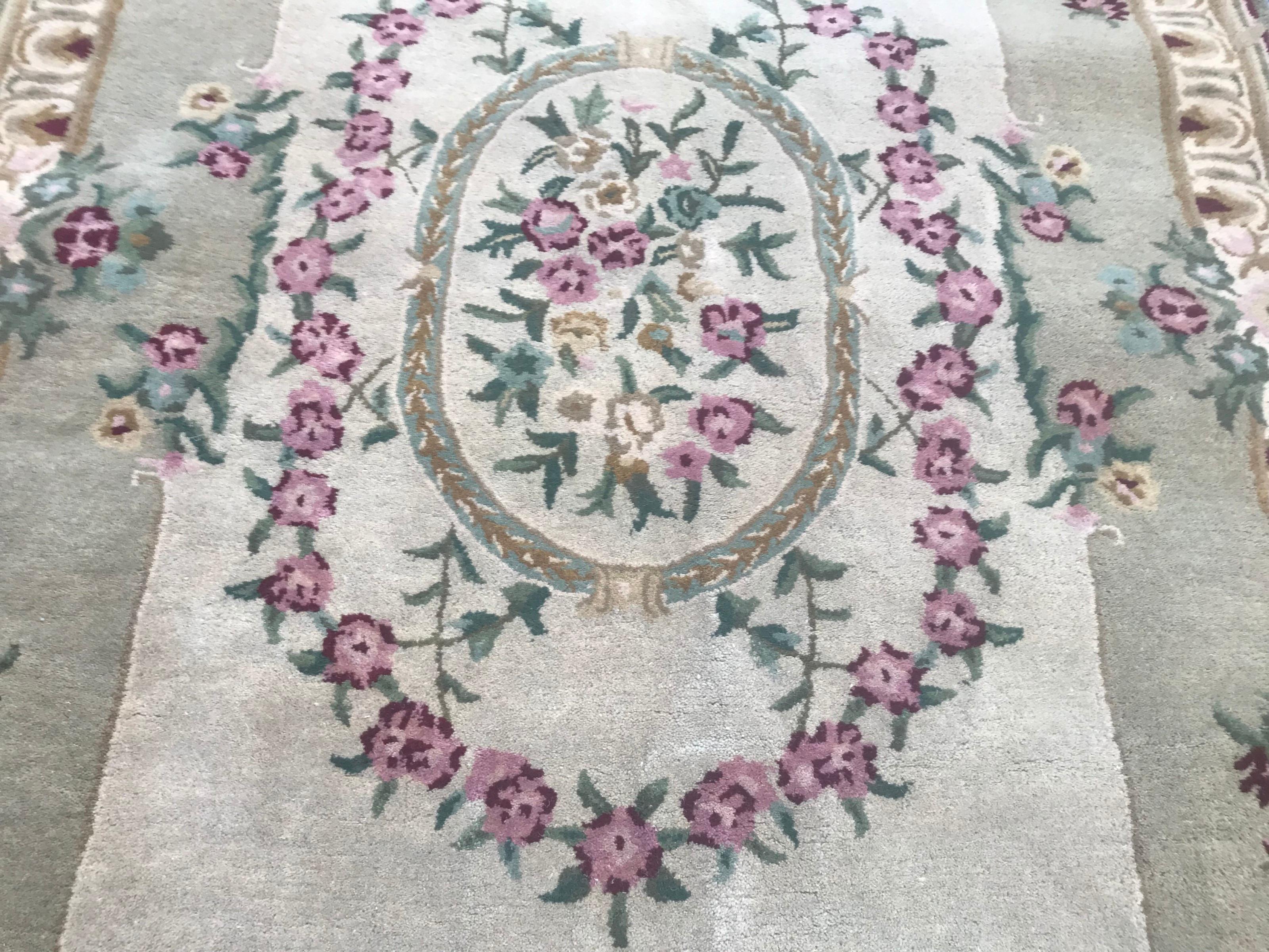 Indian Bobyrug’s Beautiful Savonnerie Style Hand Tufted Rug For Sale