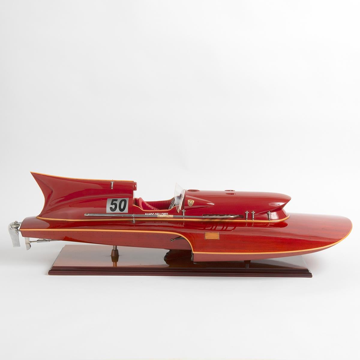 Beautiful Scale Model of Ferrai hydroplane, Arno XI, raced by Nando Dell'Orto In condizioni ottime in vendita a Canterbury, England