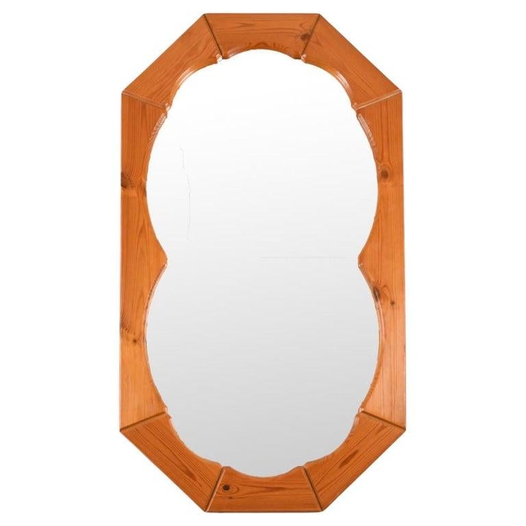 Beautiful Scandinavian Modern Pine Geometric Large wall Mirror In Good Condition For Sale In Brooklyn, NY