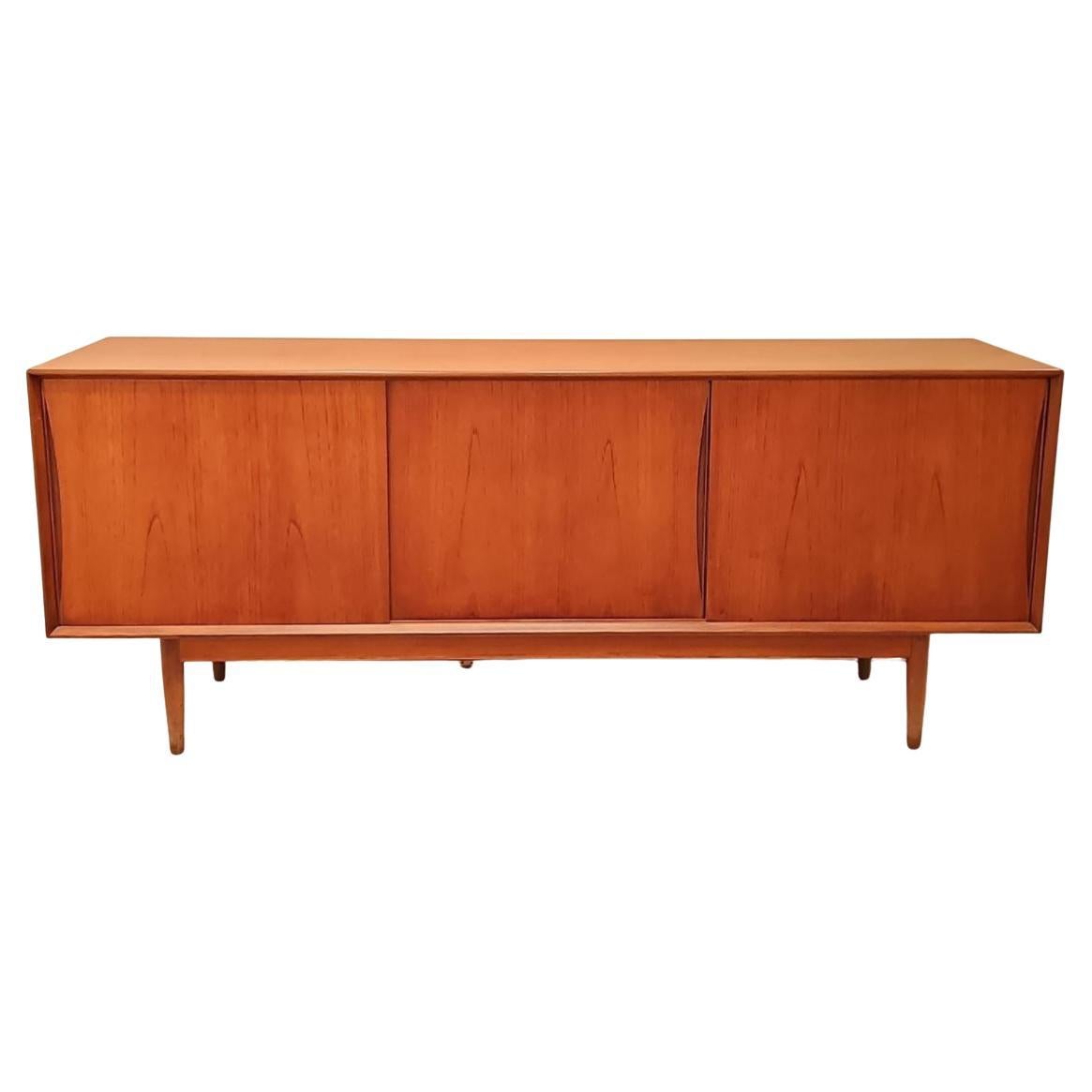 Beautiful Scandinavian modern teak credenza by Fredrik Kayser