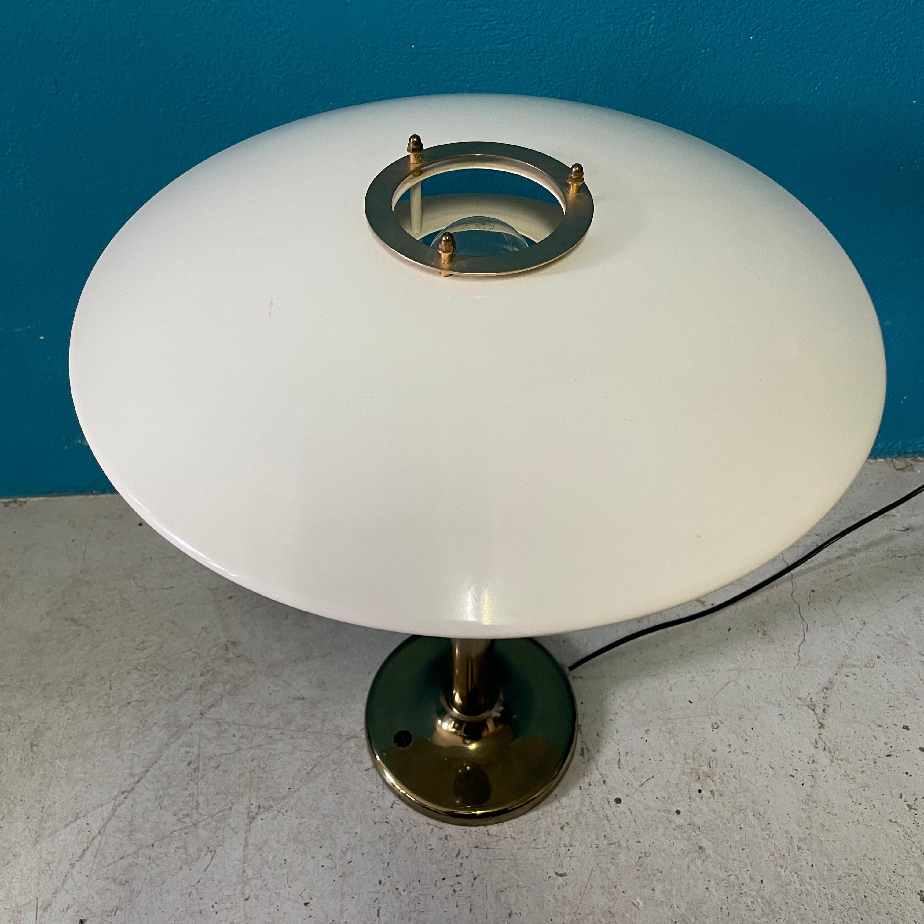 Finnish Beautiful Scandinavian Table Lamp, Style of Louis Poulsen.  For Sale