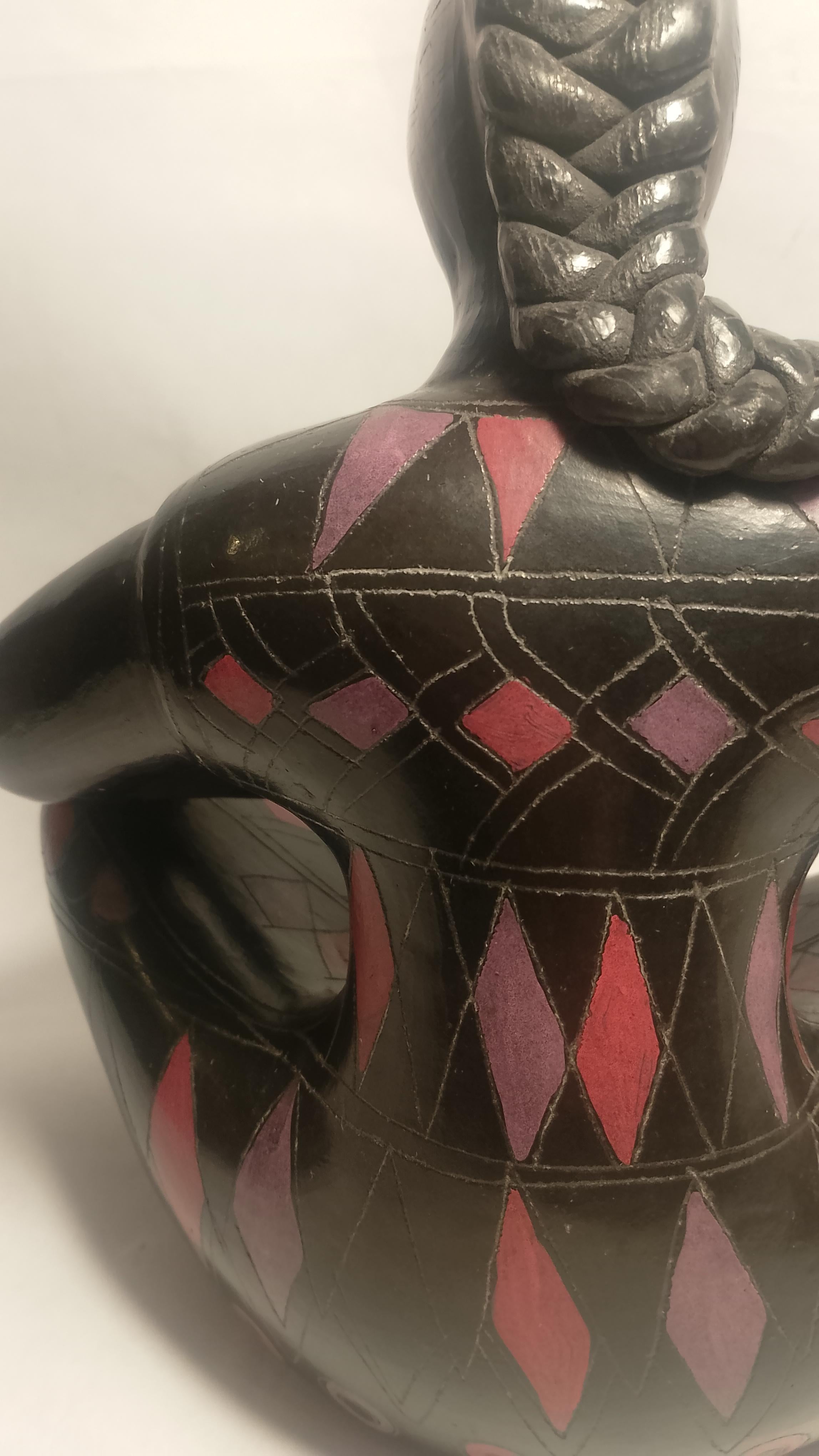 Argilla Bellissima scultura di Madre con in braccio un bambino in argilla nera di Manuel Felguérez in vendita