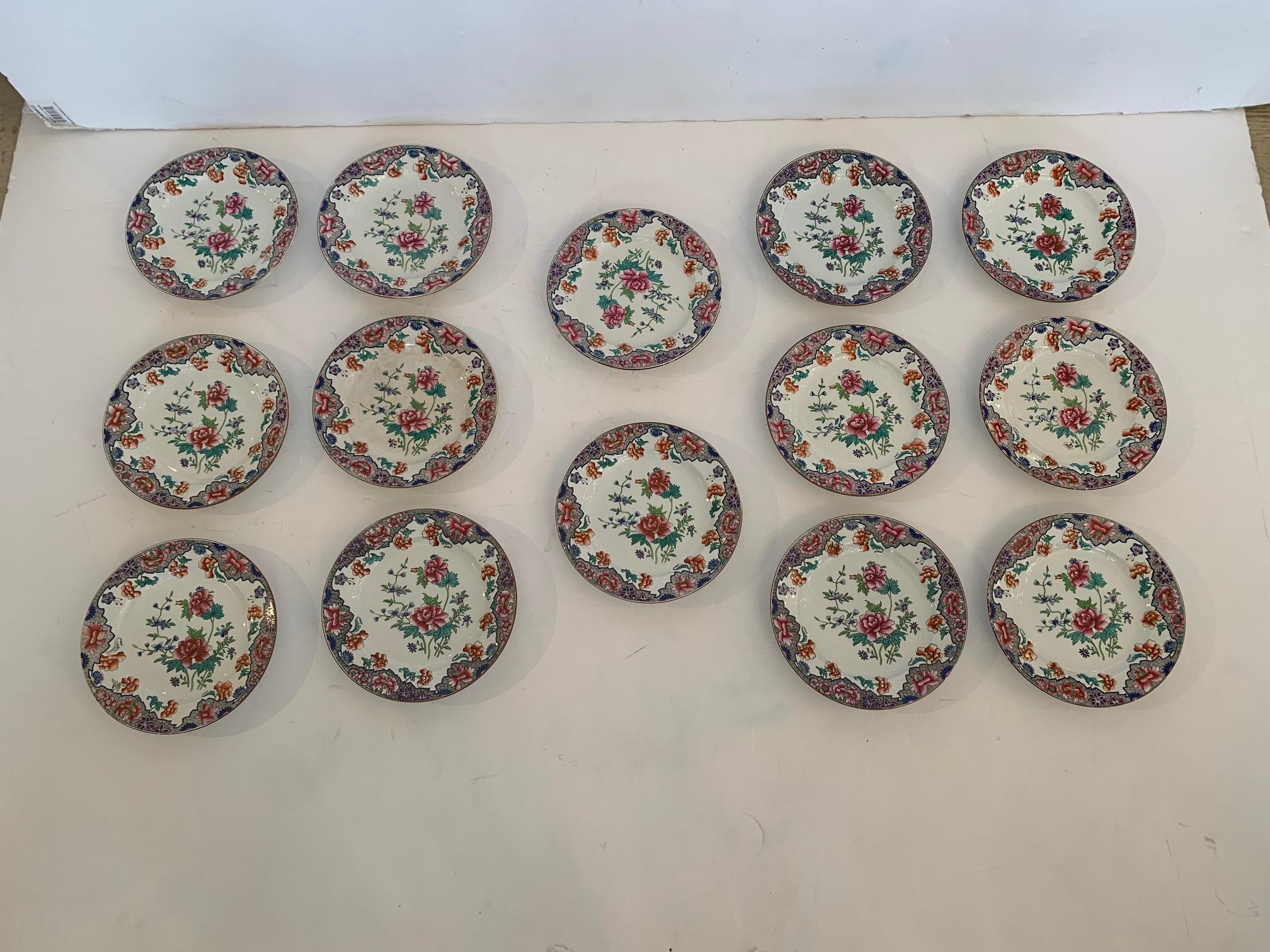 Beautiful Set of 14 Antique English Spode Round Plates In Good Condition For Sale In Hopewell, NJ