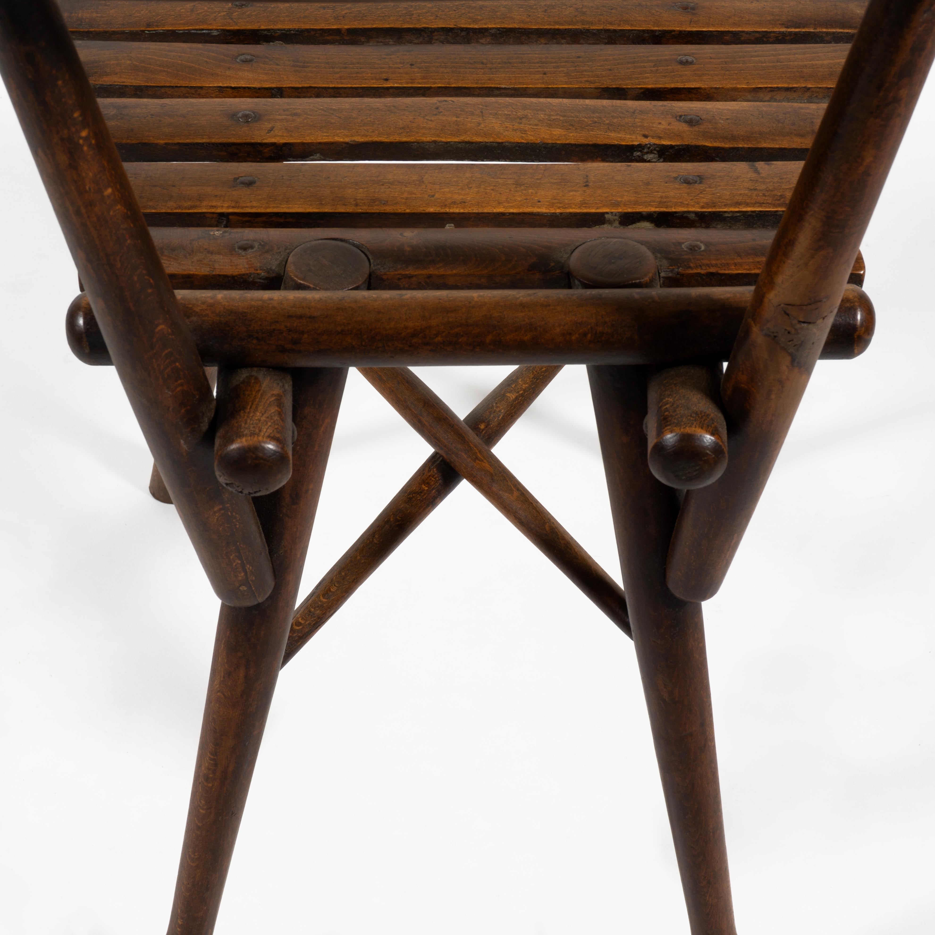 Schöner Satz von 3 Thonet Wood Gartenstühlen 'Gartensessel No. 4', um 1900 im Angebot 5