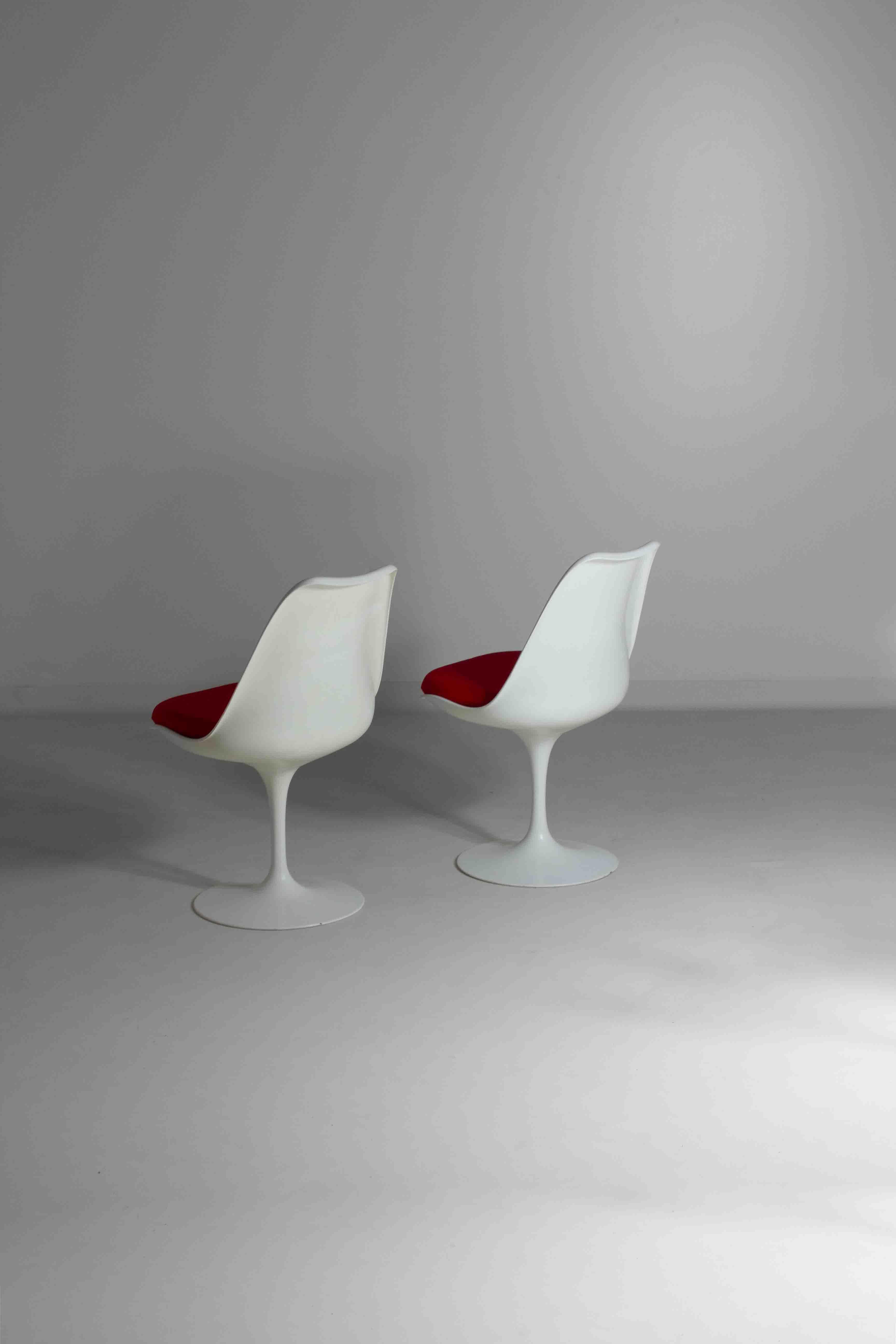 Beautiful set of 5 tulip chairs by Eero Saarinen for Knoll International, 1970s 9