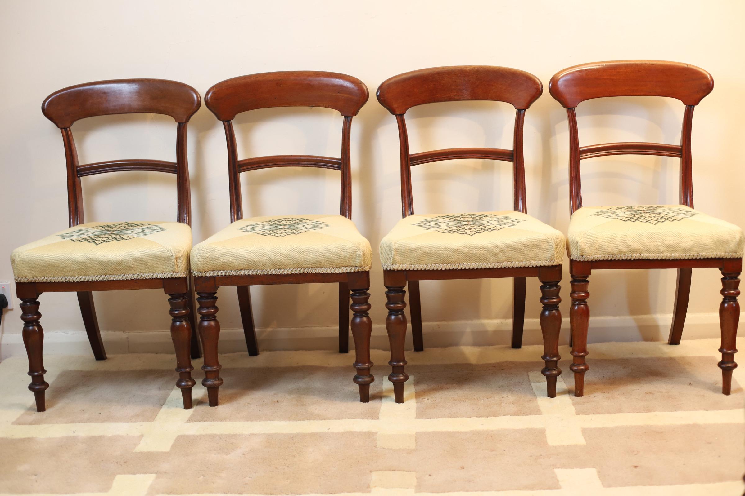 British Beautiful Set of 8 Victorian Dining Chairs