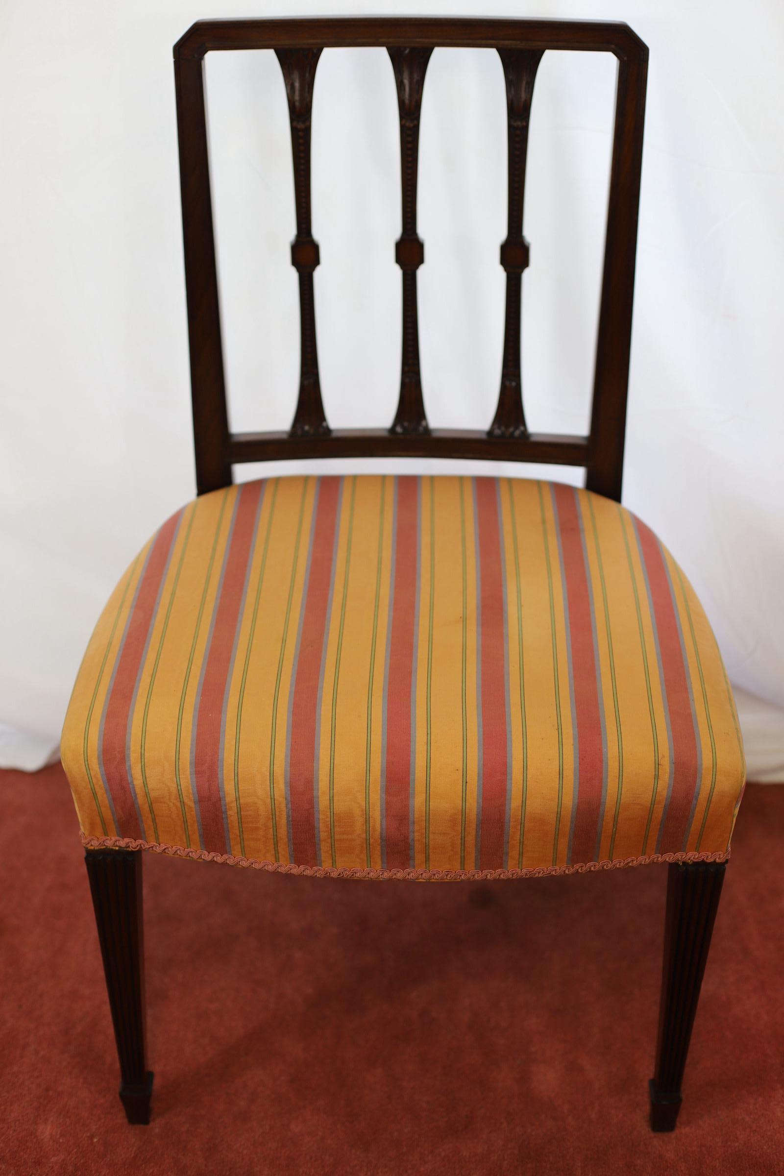 Bellissimo set di otto sedie da pranzo Geaorge III in Oak in vendita 4