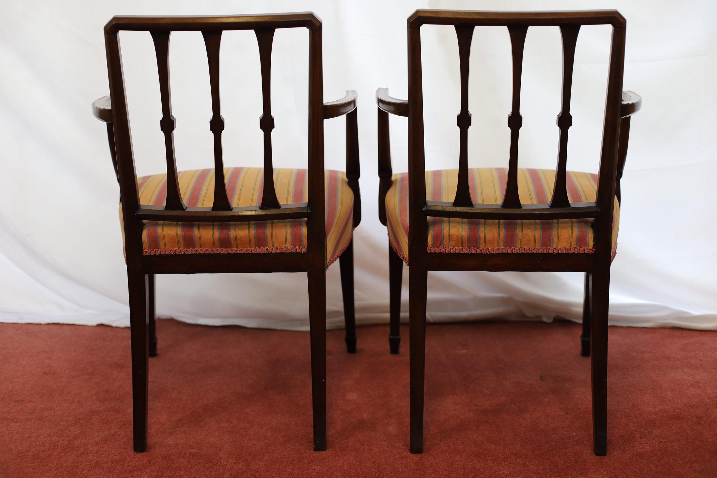 Quercia Bellissimo set di otto sedie da pranzo Geaorge III in Oak in vendita
