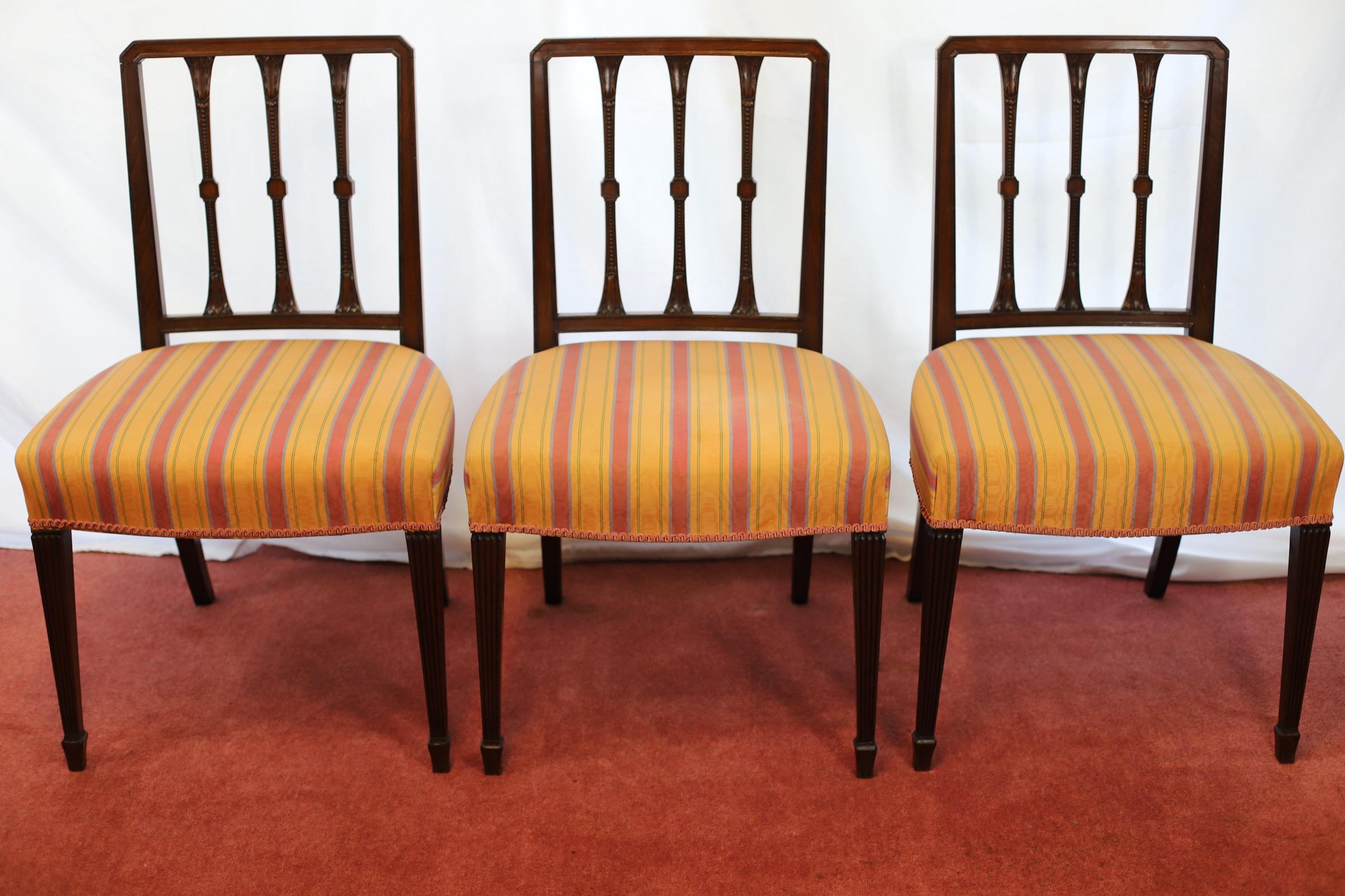 Bellissimo set di otto sedie da pranzo Geaorge III in Oak in vendita 1