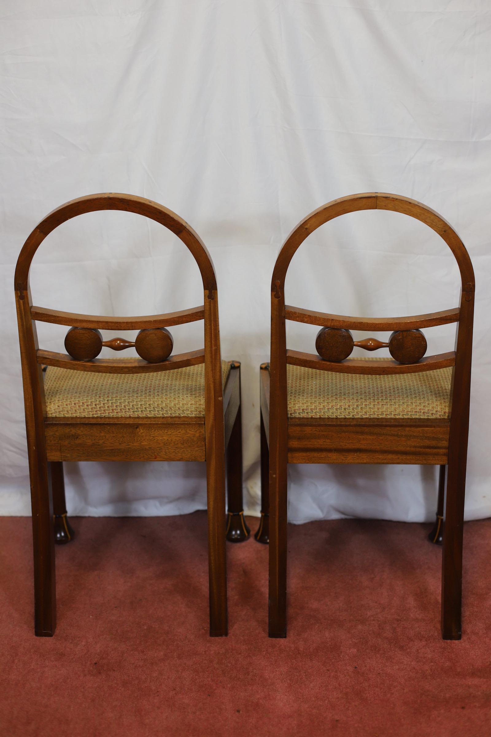 British Beautiful Set Of Eight Hooped Back Dining Chairs By Jeremy Green For Sale