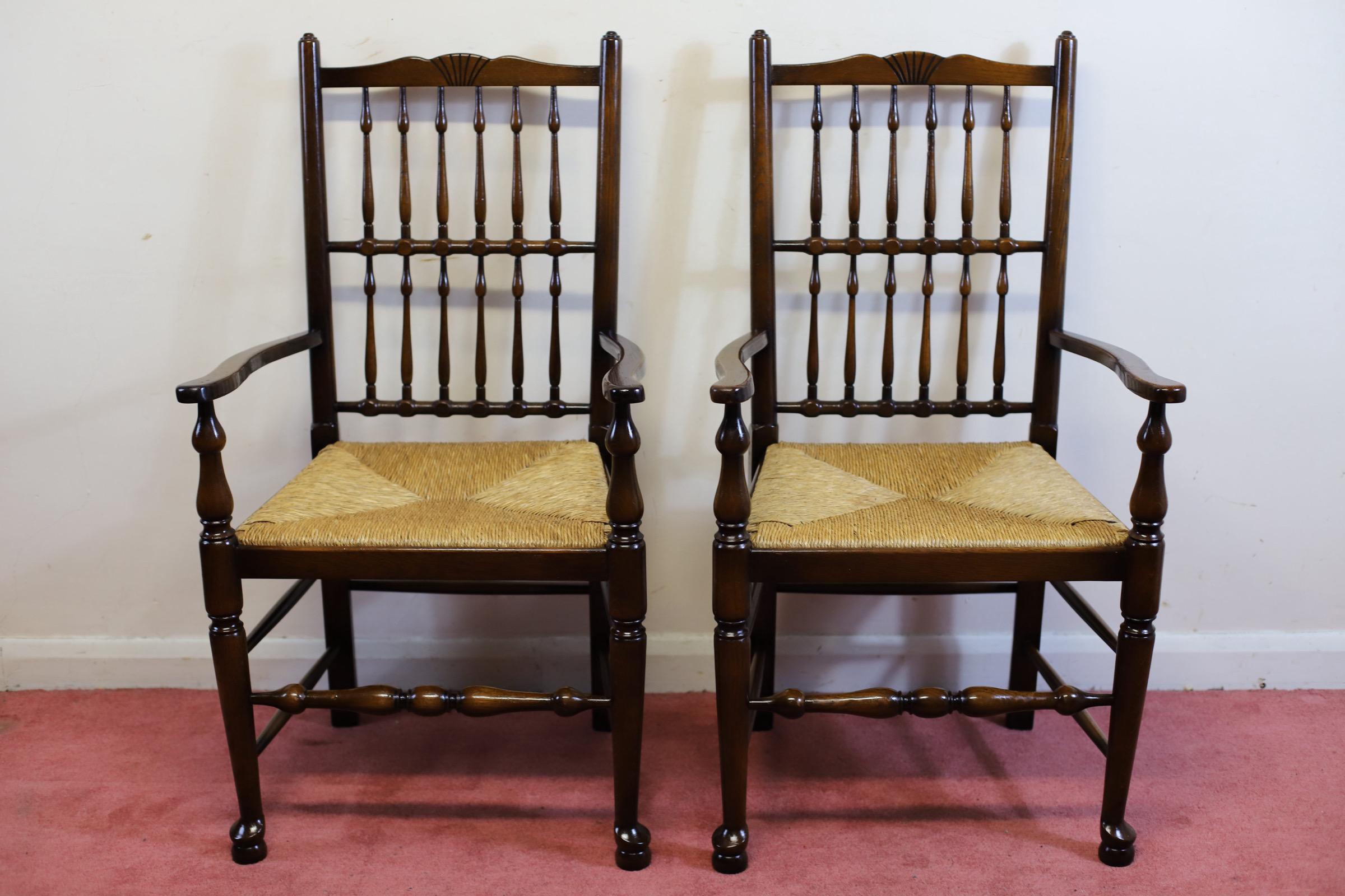 Mid-Century moderno Un bellissimo set di otto sedie da pranzo Lancashire in vendita