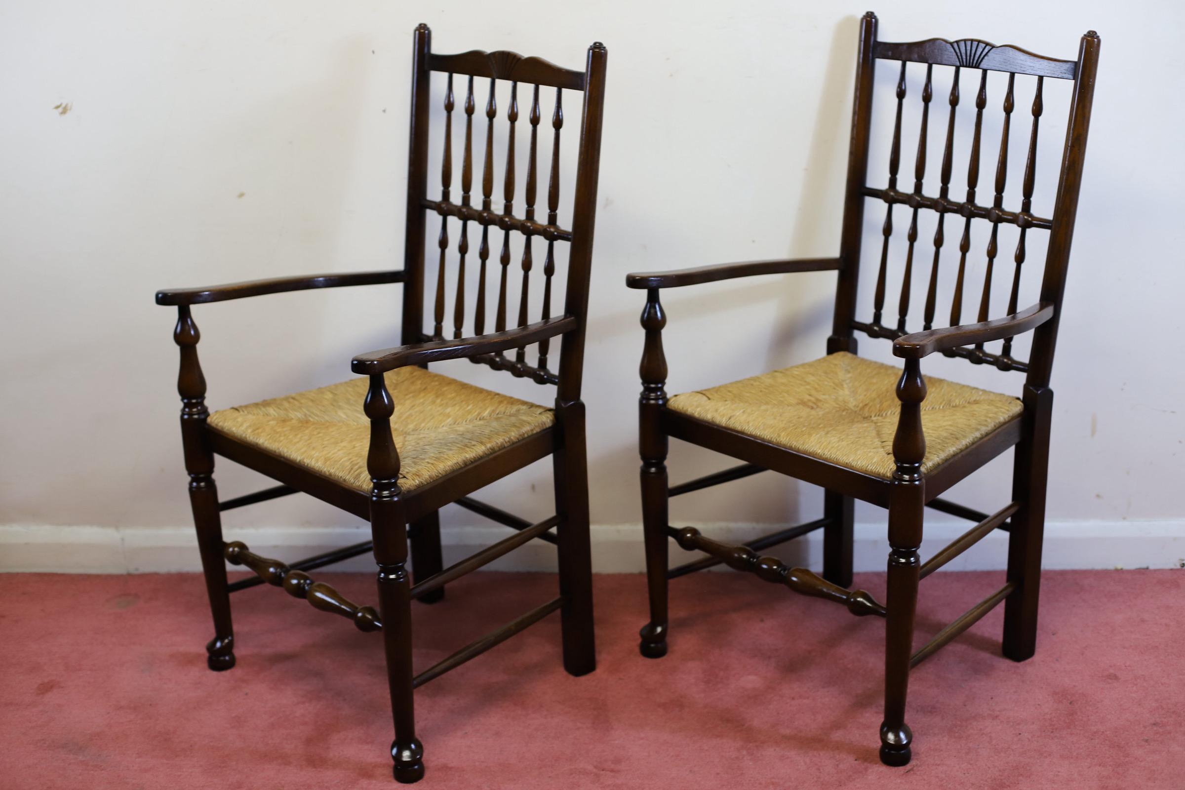 Giunco Un bellissimo set di otto sedie da pranzo Lancashire in vendita