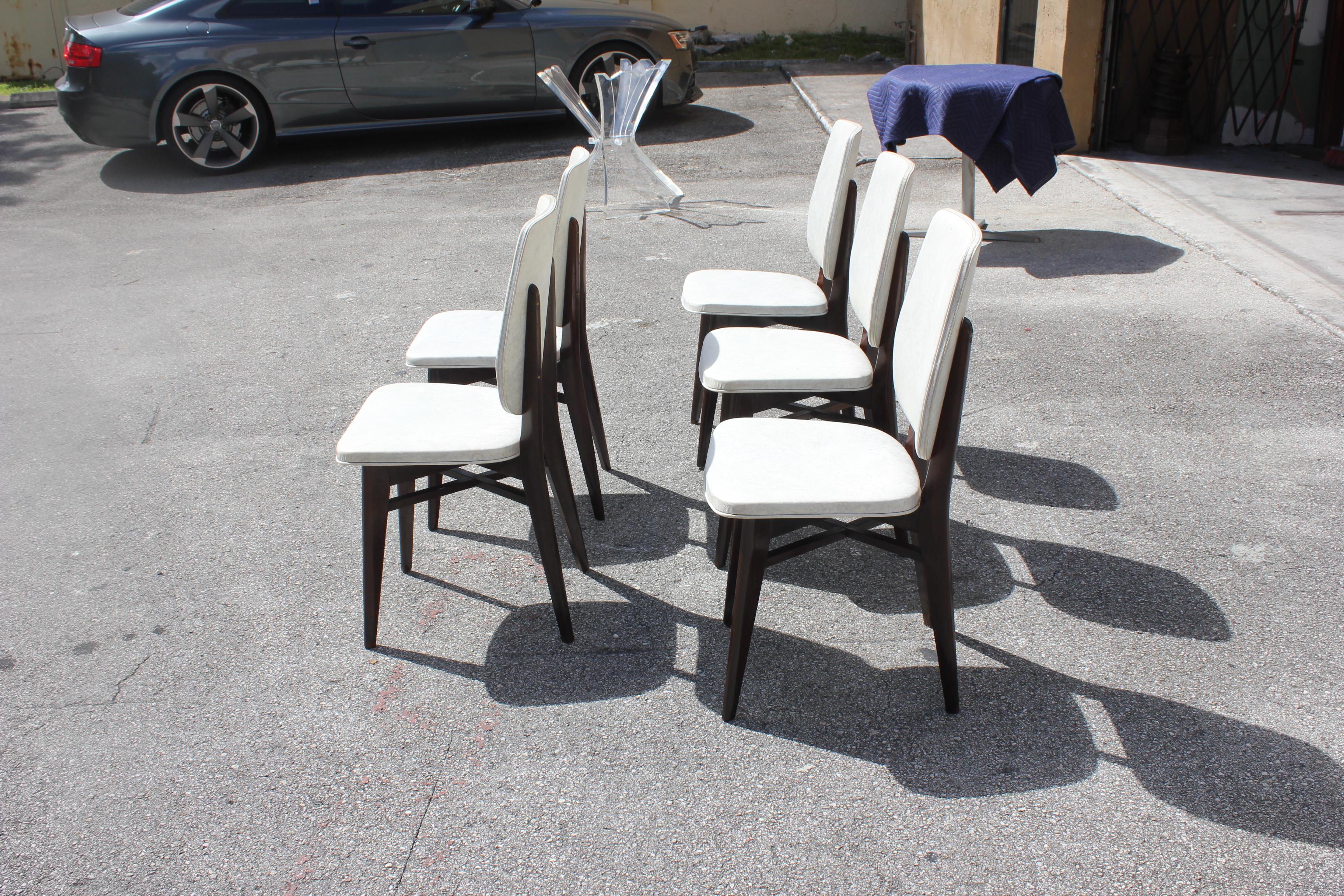 Beautiful Set of Five French Art Deco Solid Mahogany Dining Chairs, circa 1940s For Sale 1