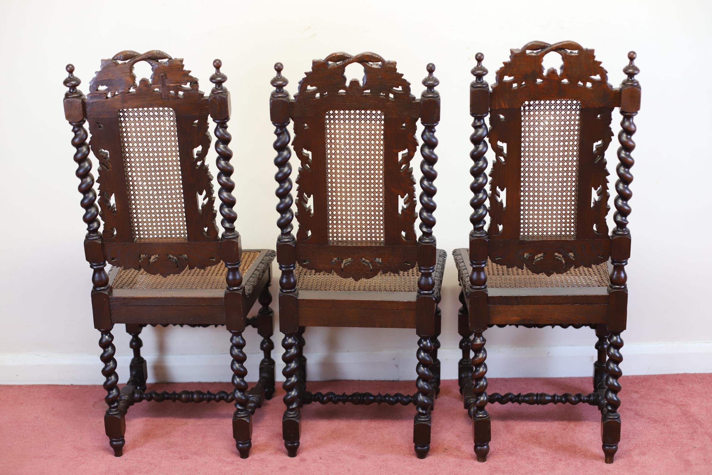 Magnifique ensemble de six chaises de salle à manger victoriennes anciennes en chêne sculpté en vente 2