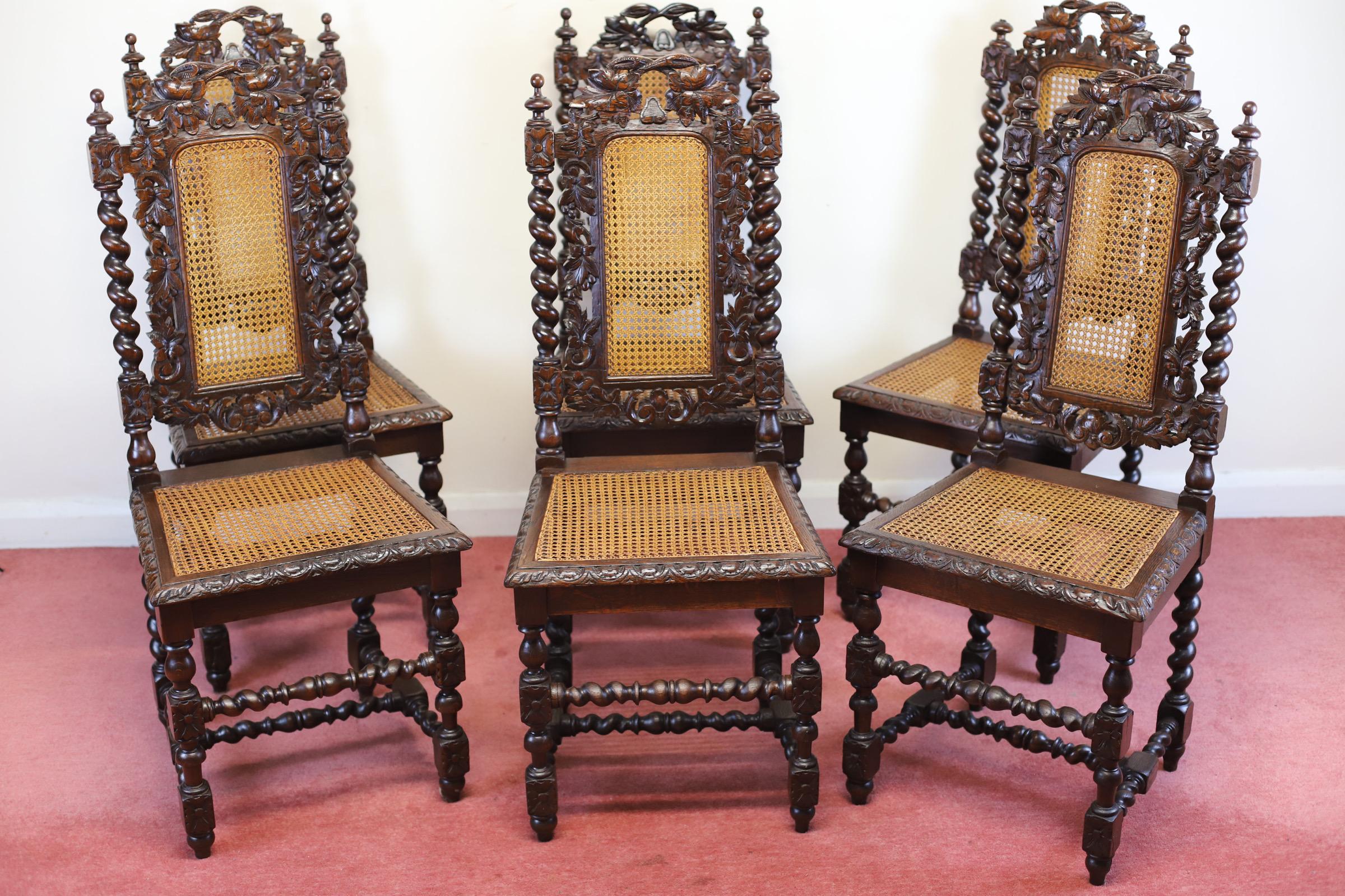Victorien Magnifique ensemble de six chaises de salle à manger victoriennes anciennes en chêne sculpté en vente