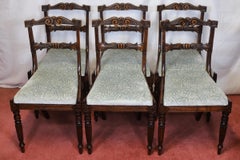 Schöner Satz von sechs Regency-Nussbaum-Esszimmerstühlen
