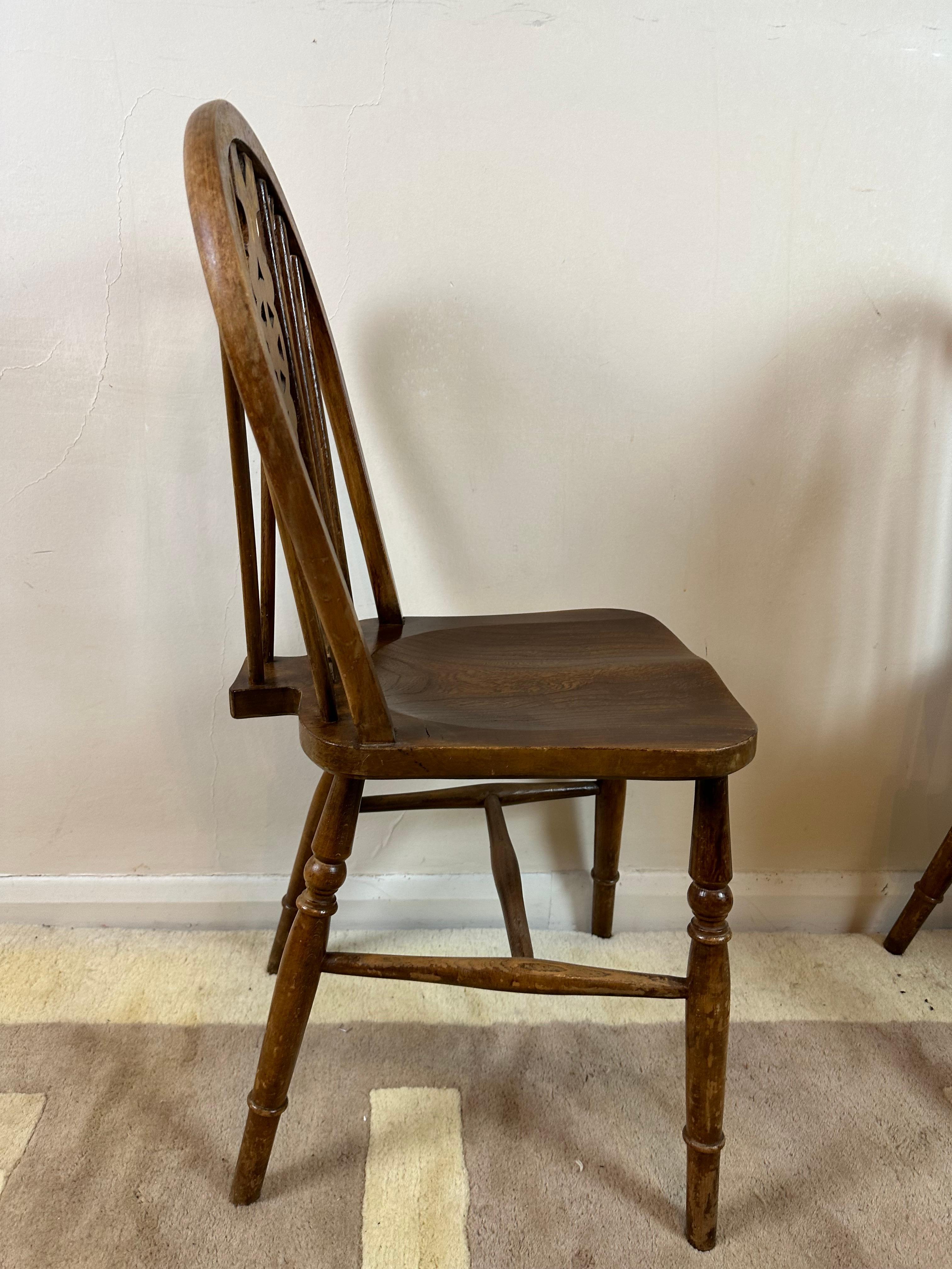 Beautiful Set of Six Windsor Wheelback Dining Chairs 3