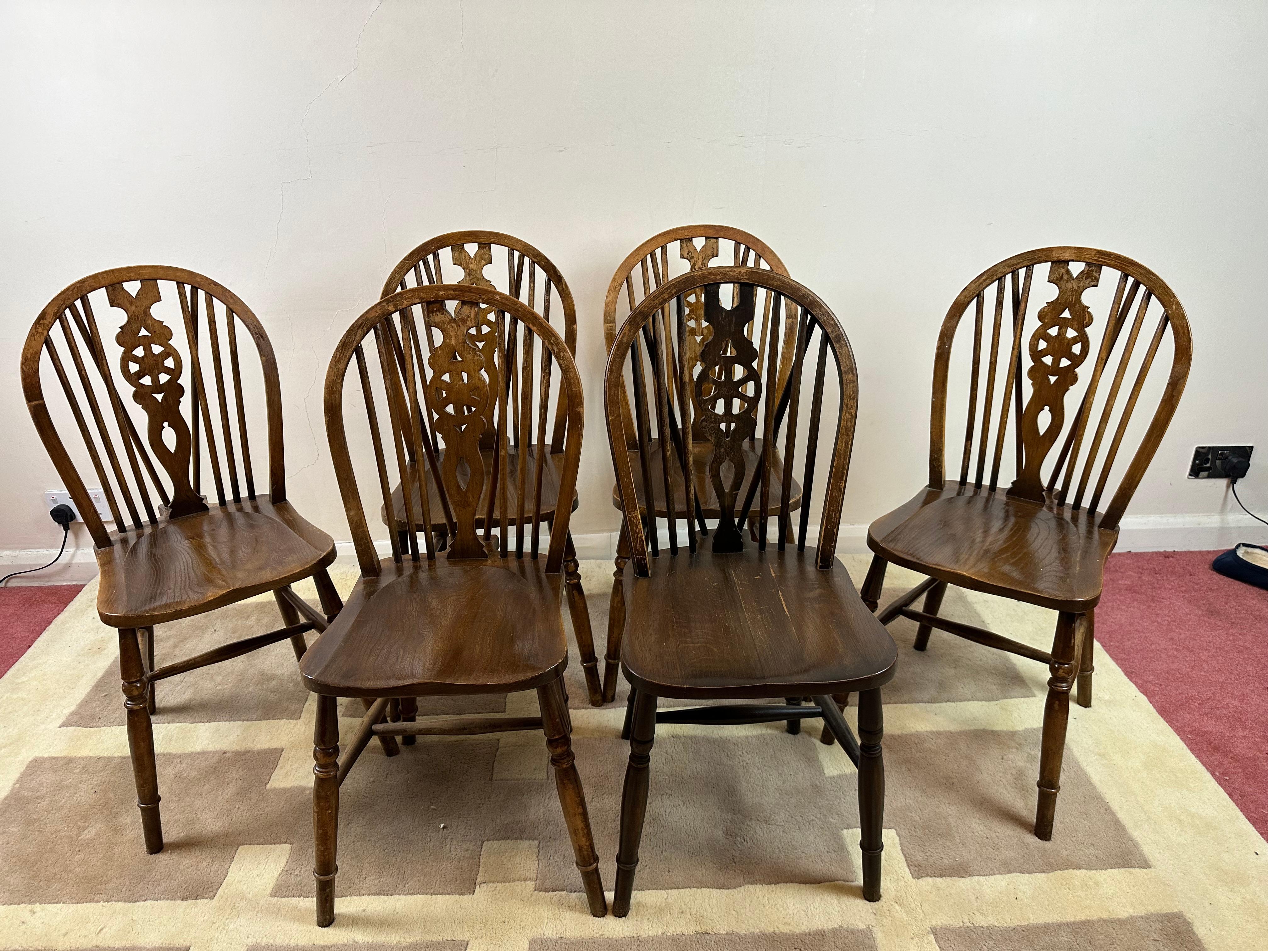 Mid-Century Modern Beautiful Set of Six Windsor Wheelback Dining Chairs