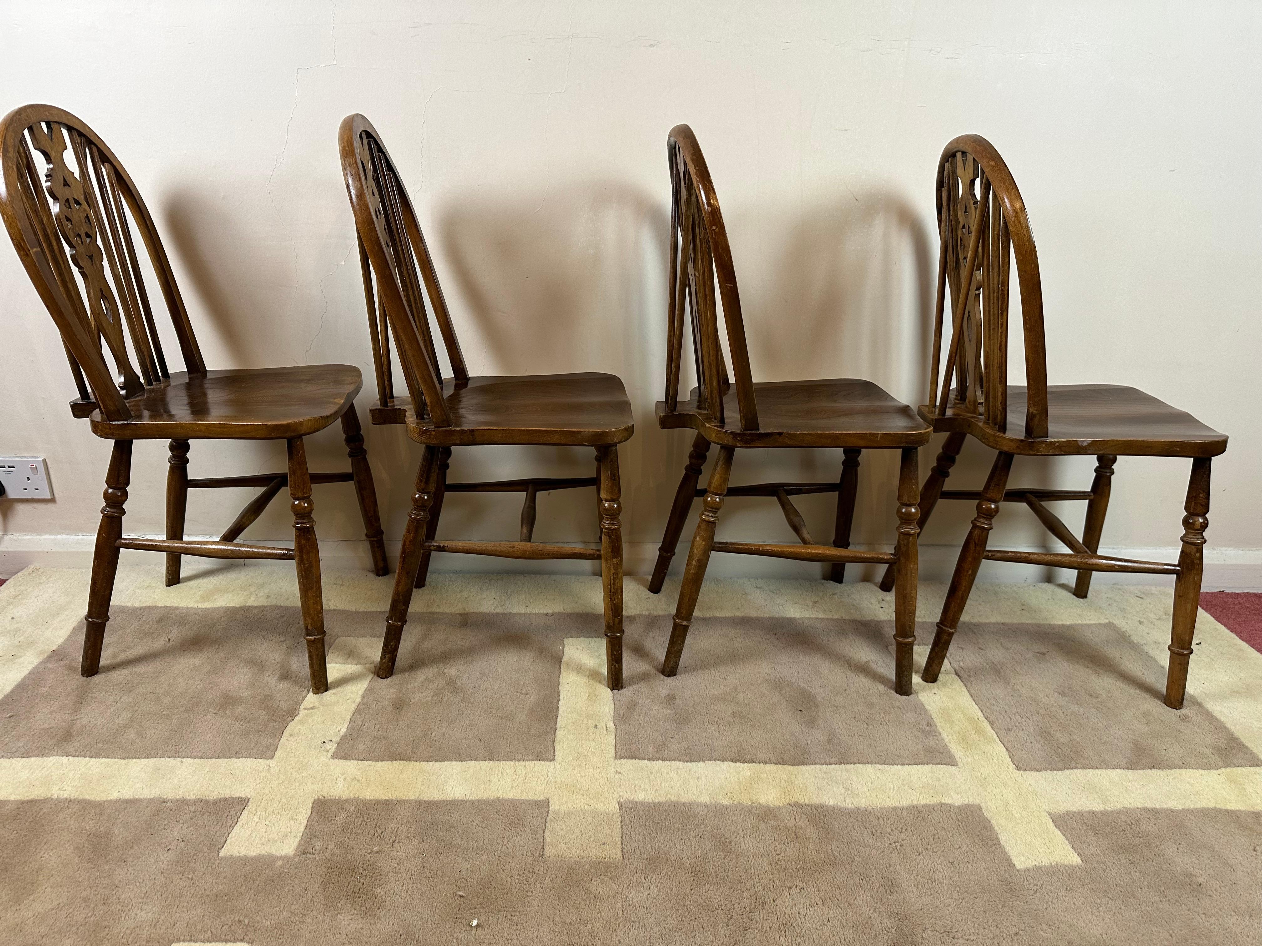 20th Century Beautiful Set of Six Windsor Wheelback Dining Chairs