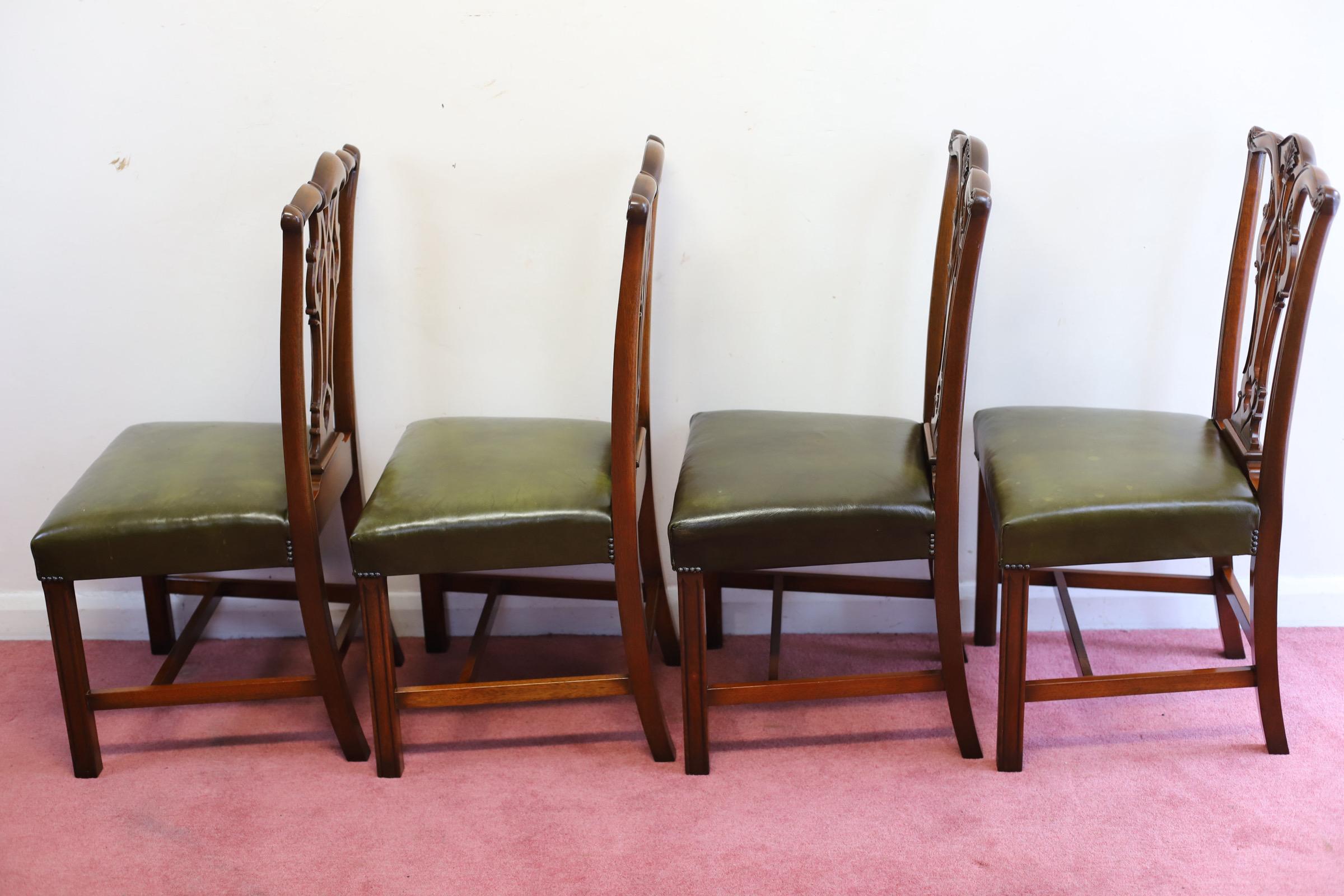 Magnifique ensemble de dix pièces de style Chippendale  Noyer  Chaises de salle à manger en vente 3