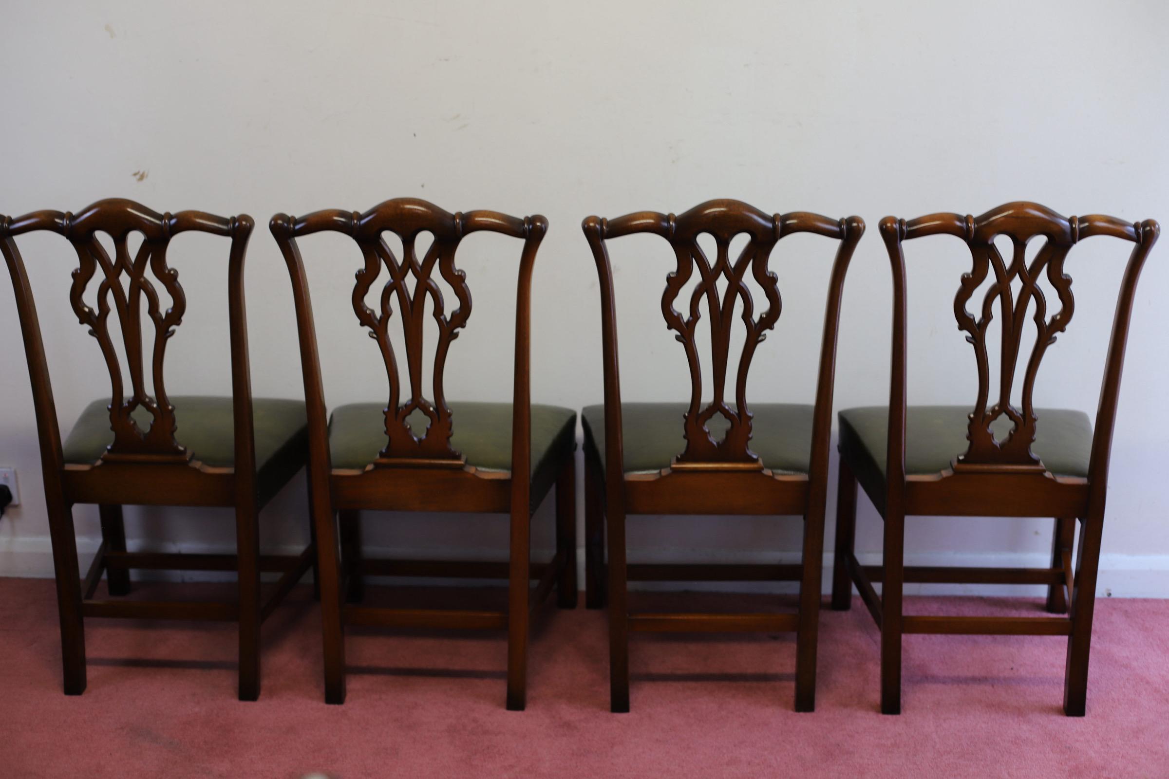 Magnifique ensemble de dix pièces de style Chippendale  Noyer  Chaises de salle à manger en vente 4