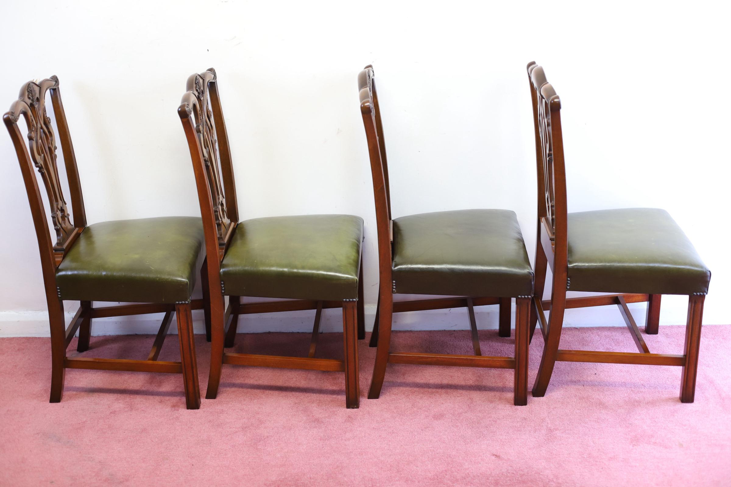 Magnifique ensemble de dix pièces de style Chippendale  Noyer  Chaises de salle à manger en vente 5