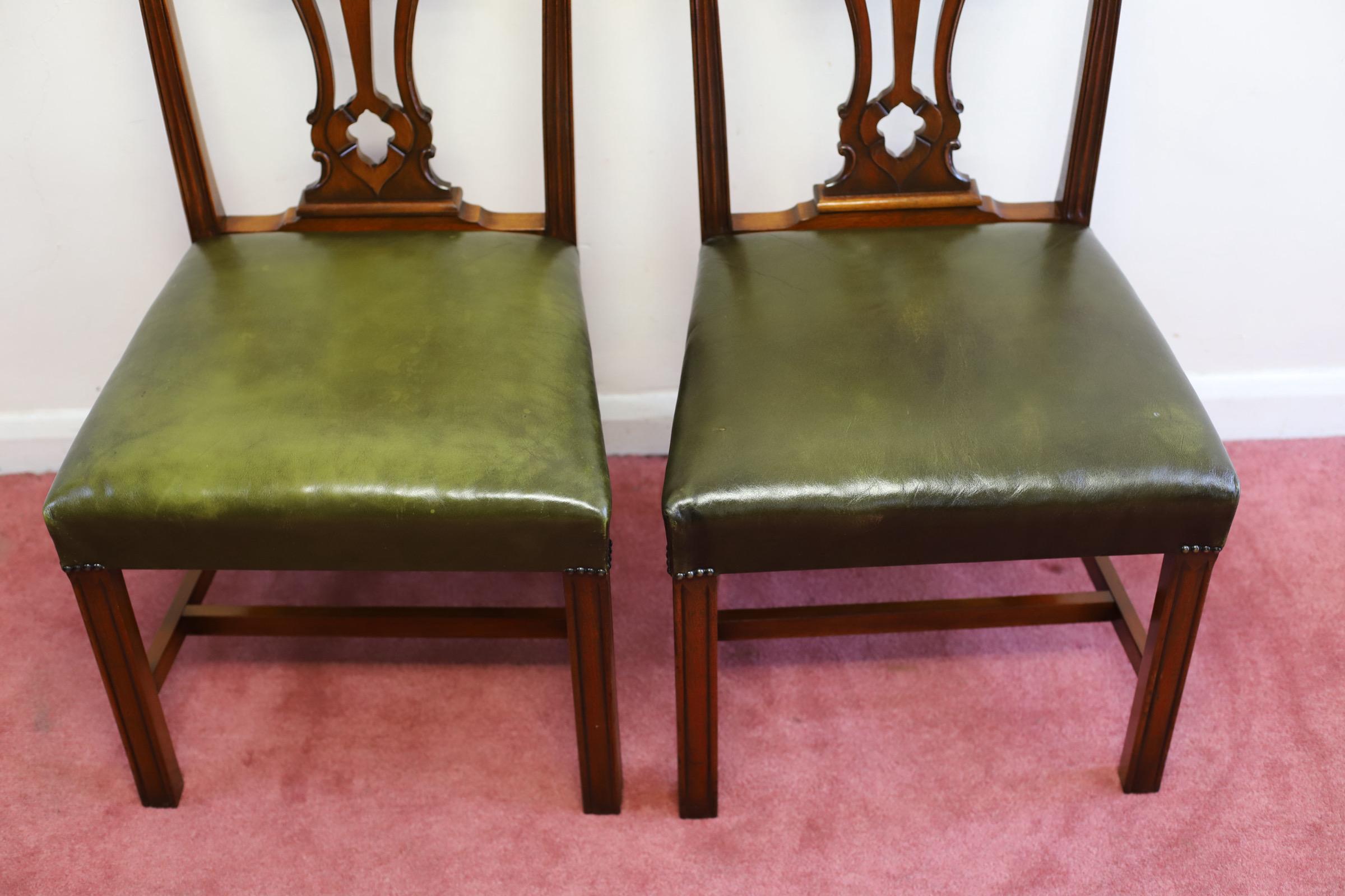 Magnifique ensemble de dix pièces de style Chippendale  Noyer  Chaises de salle à manger en vente 6