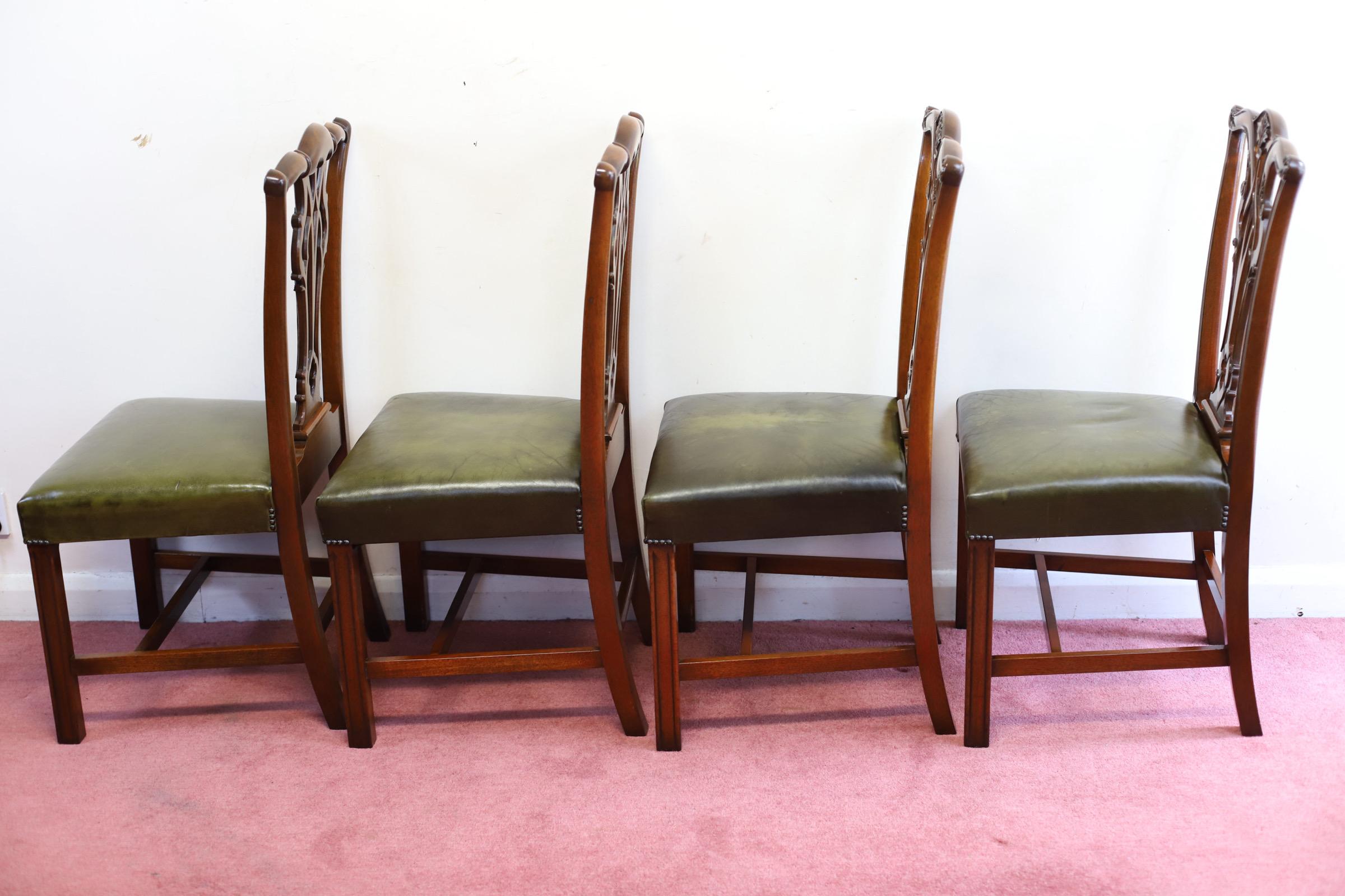 Fait main Magnifique ensemble de dix pièces de style Chippendale  Noyer  Chaises de salle à manger en vente