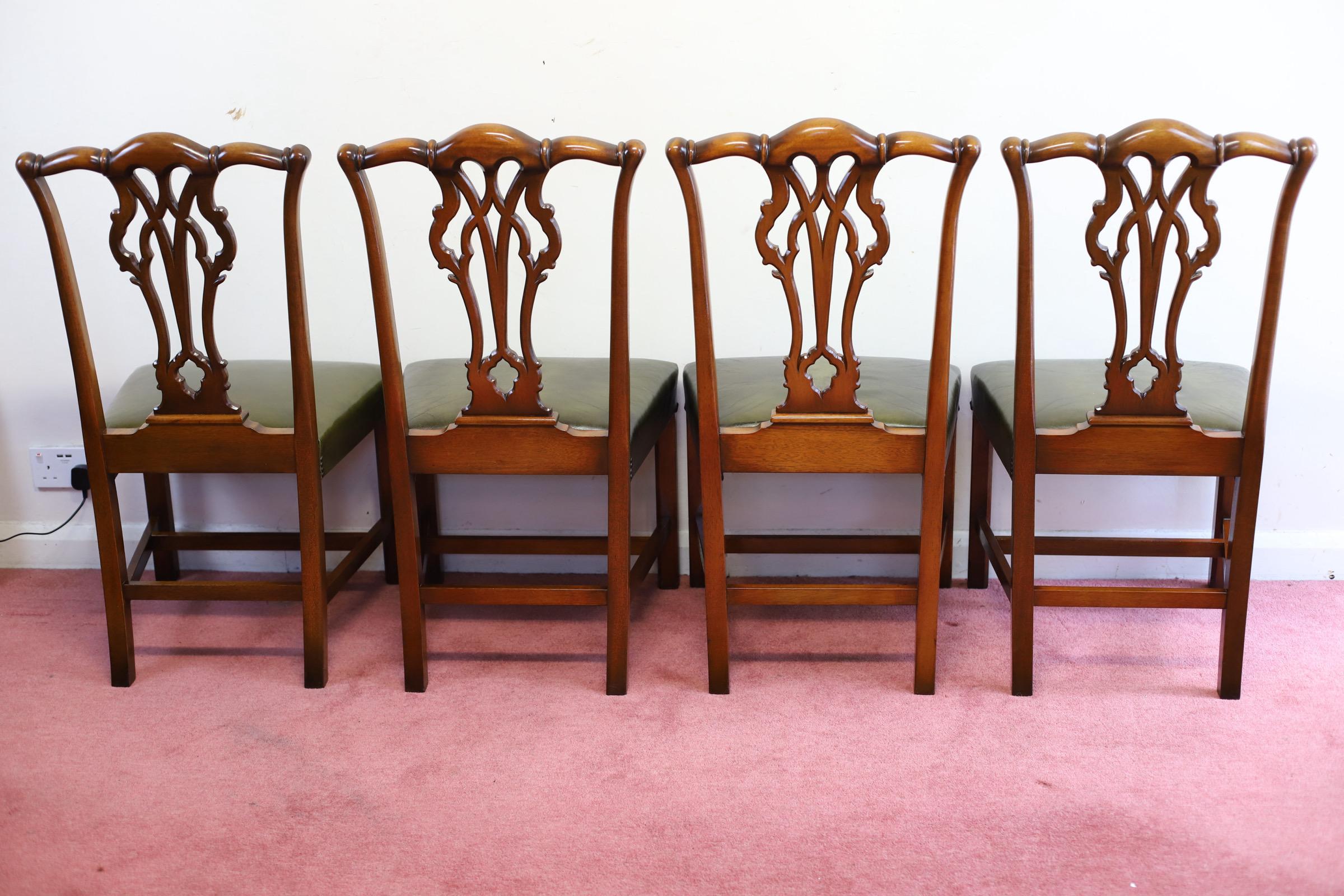 Magnifique ensemble de dix pièces de style Chippendale  Noyer  Chaises de salle à manger Bon état - En vente à Crawley, GB