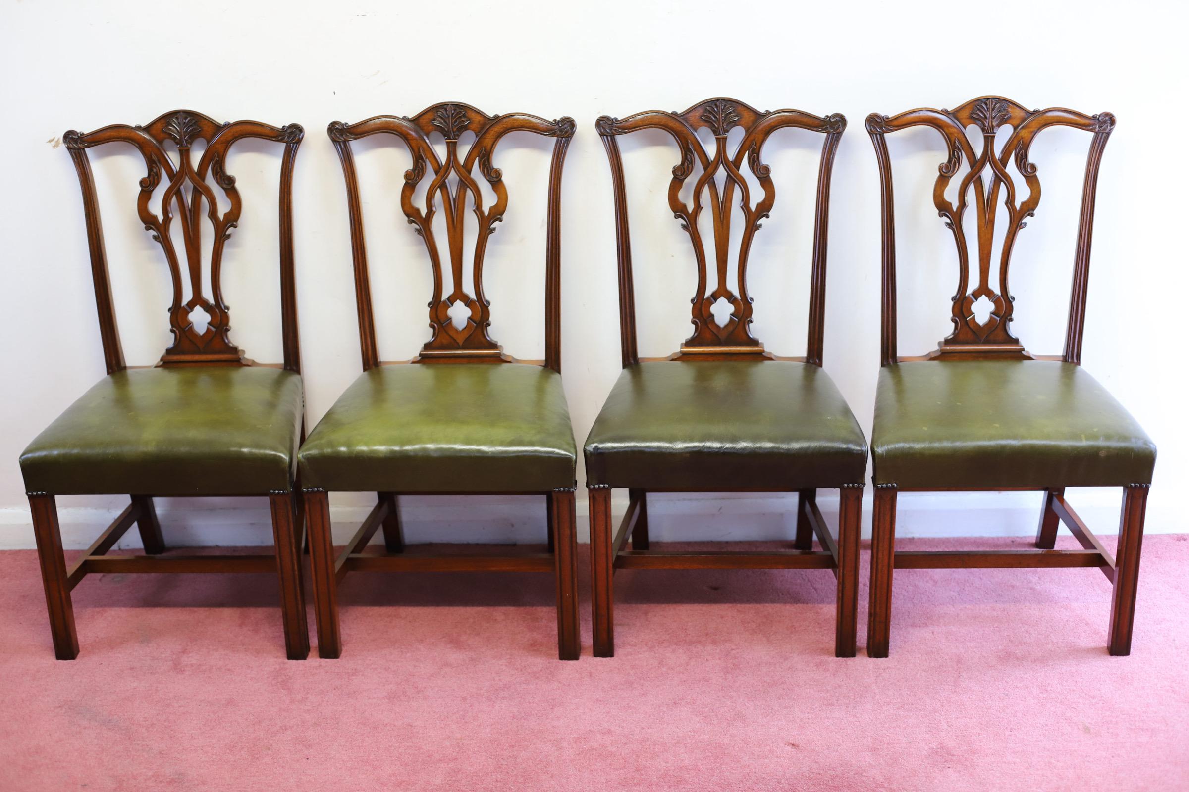 Magnifique ensemble de dix pièces de style Chippendale  Noyer  Chaises de salle à manger en vente 2