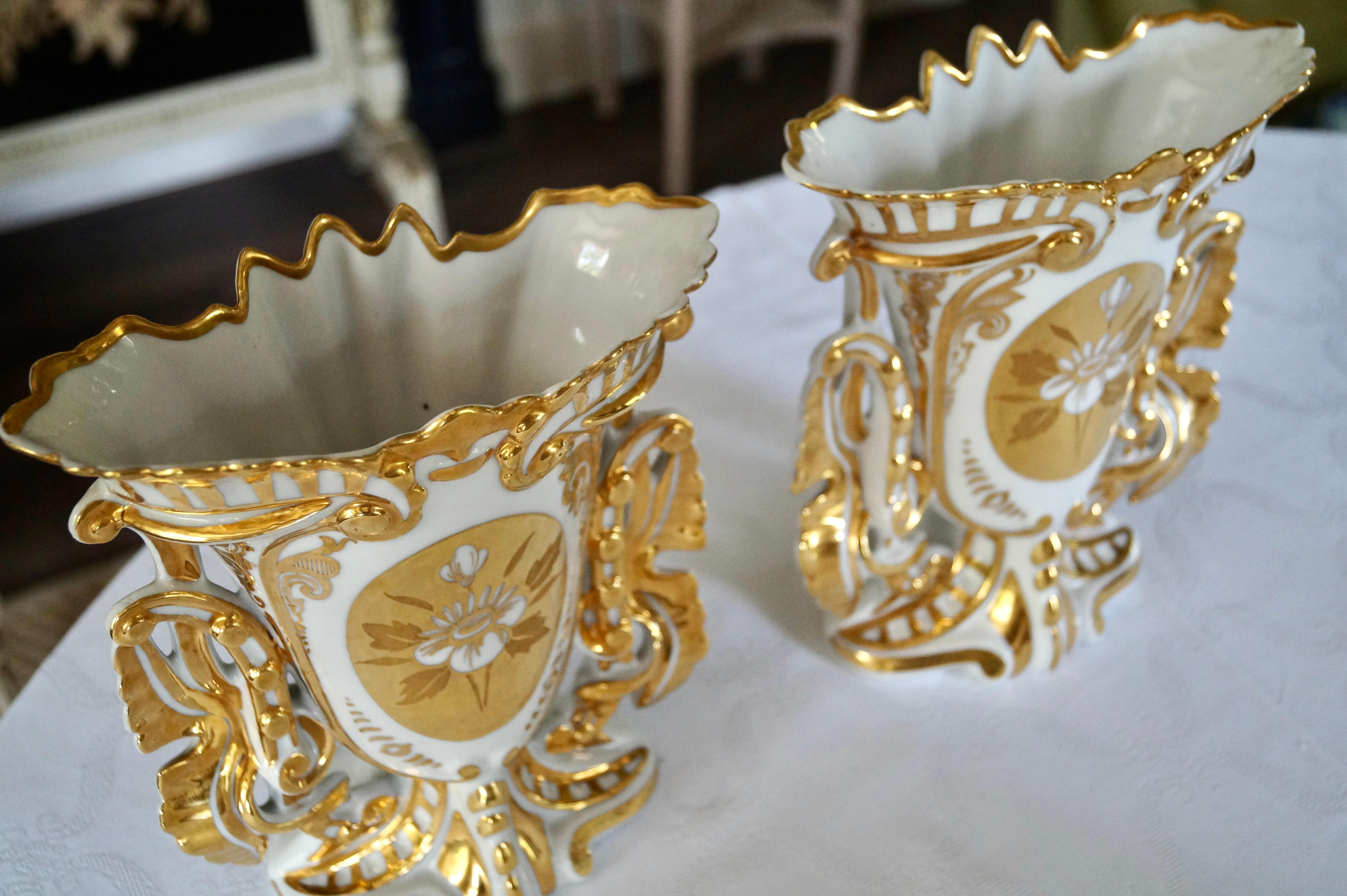 Beautiful Set of Three Big Antique Old Paris Porcelain Cornet Flower Vases 1880 For Sale 2