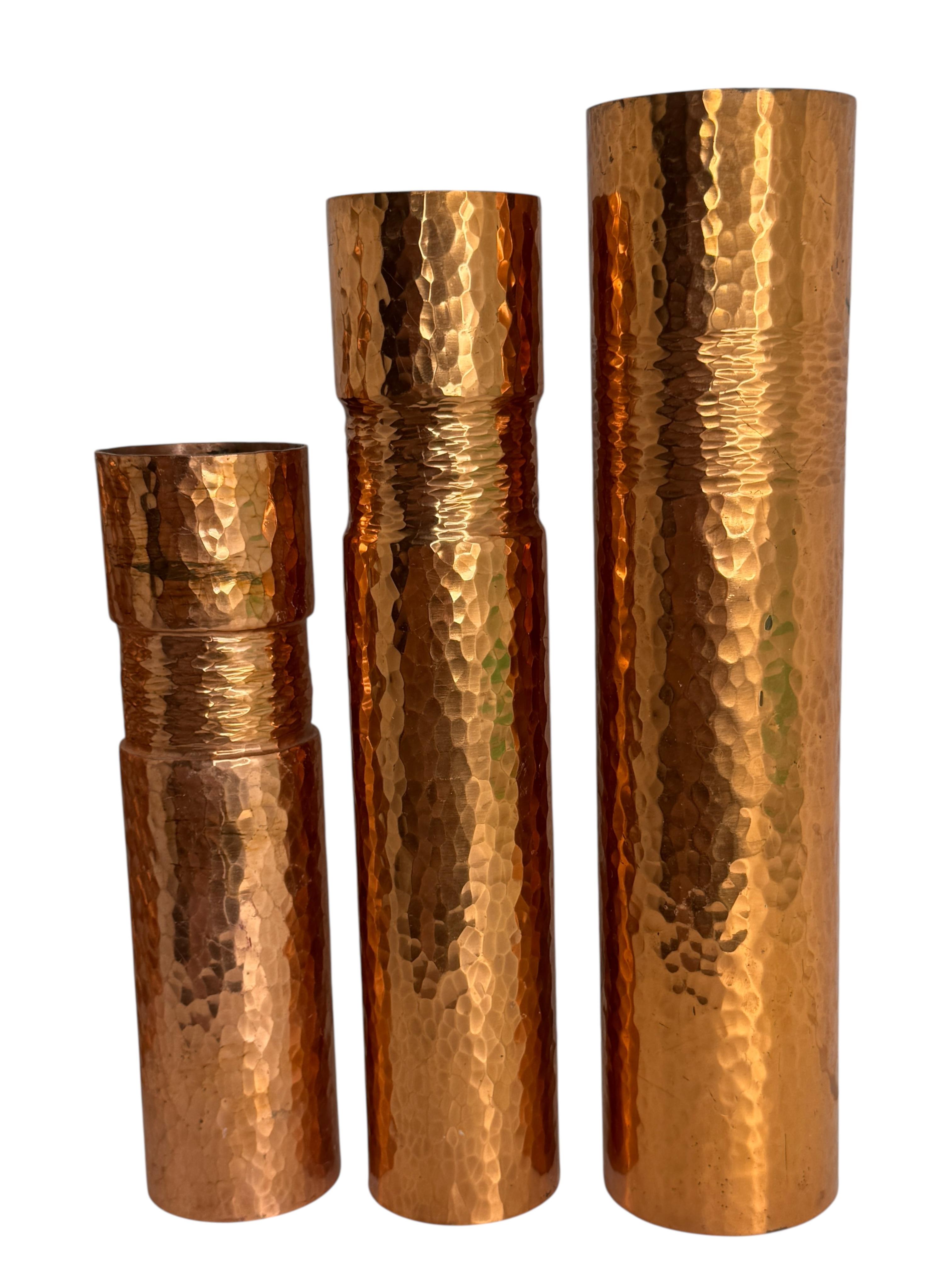 Beautiful Set of three Copper Handmade Brutalist Flower Vase, German, 1970s In Good Condition For Sale In Nuernberg, DE