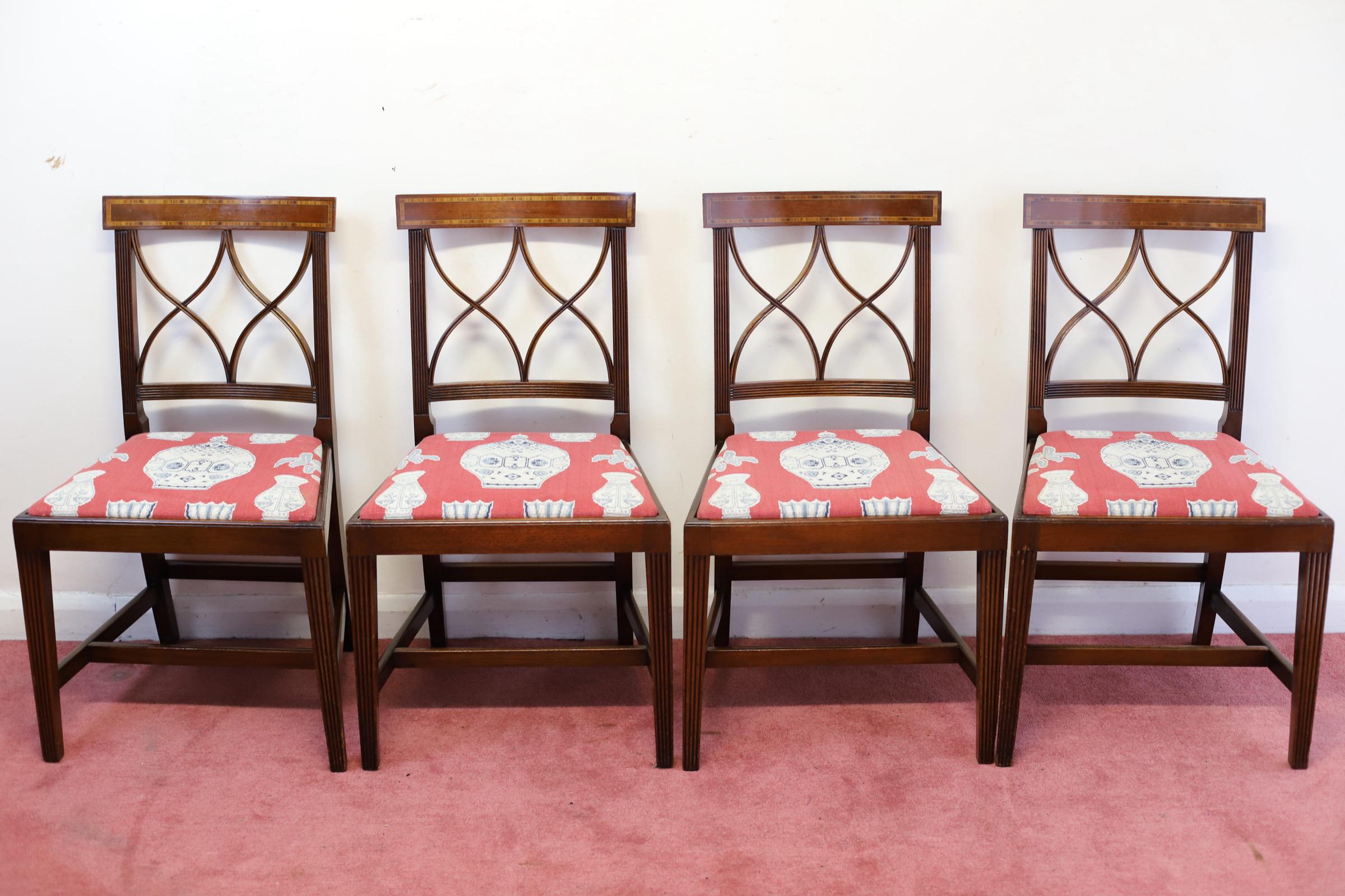 Beautiful Set Of Twelve George III Style Dining Chairs In Good Condition In Crawley, GB