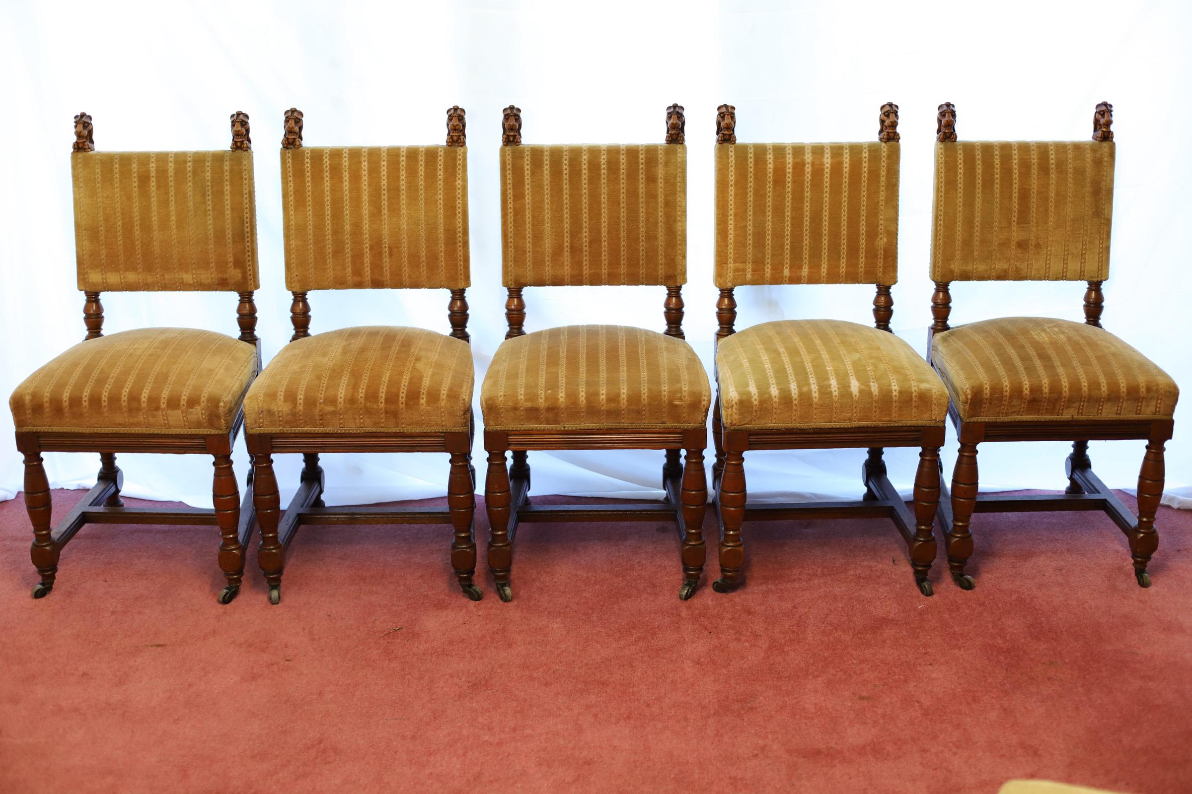 Beautiful Set Of Twelve Victorian Oak Dining Chairs In Good Condition For Sale In Crawley, GB