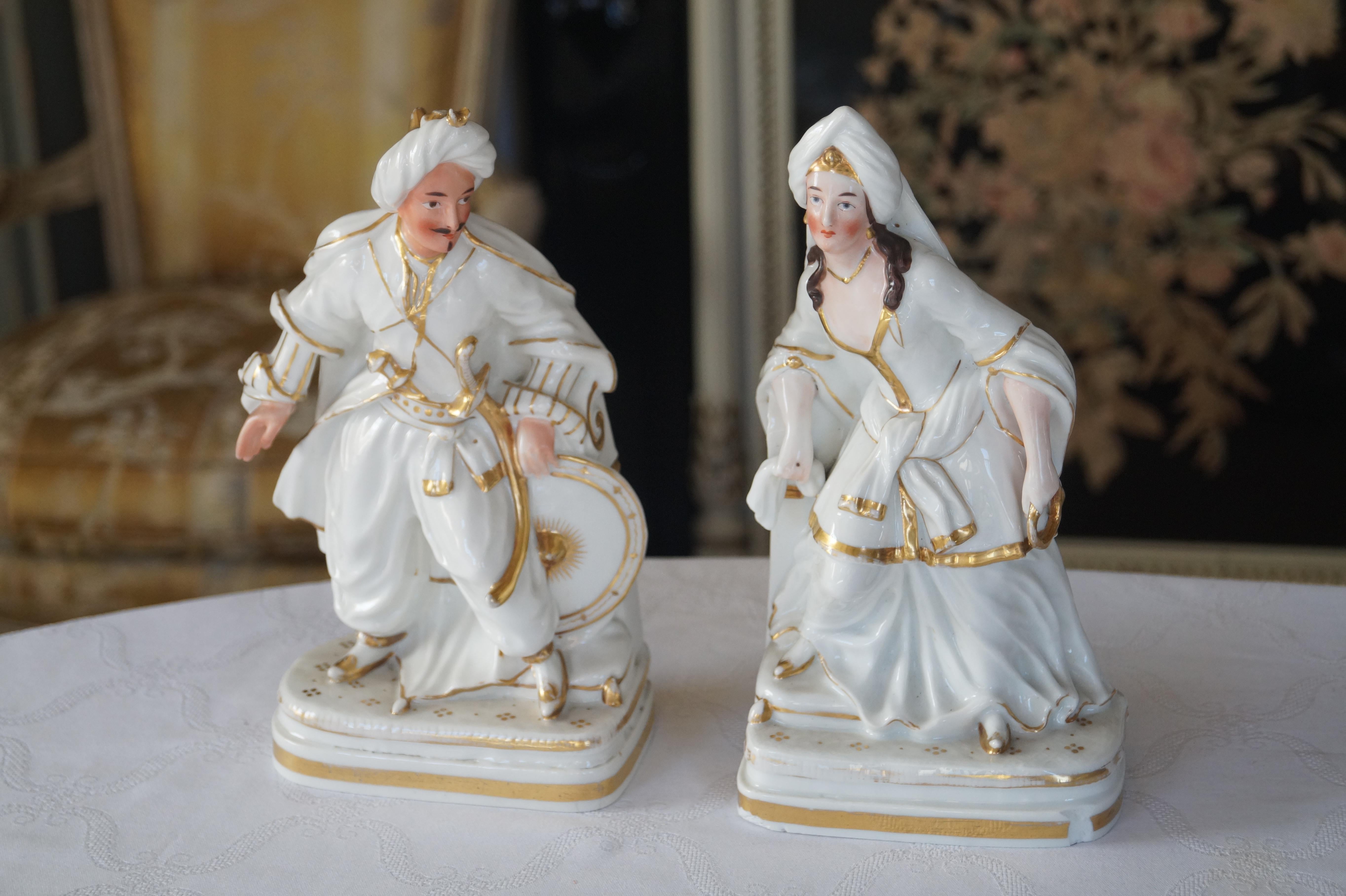 Magnifique ensemble de deux statues anciennes en porcelaine de Paris 