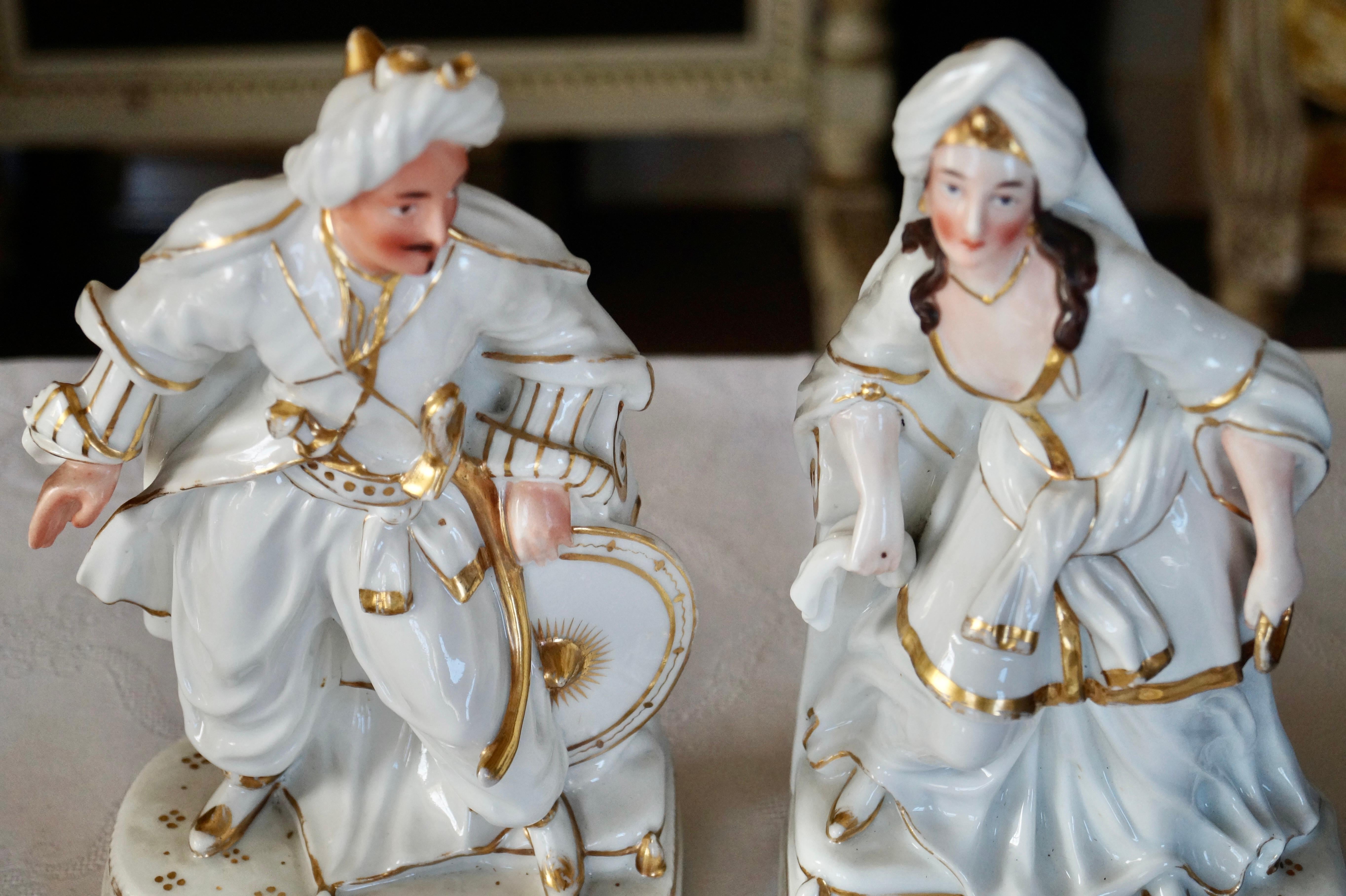 Beauty Set of Two Antique French Old Paris Porcelain 'Porte Plume' Statues  Bon état - En vente à BAAMBRUGGE, NL
