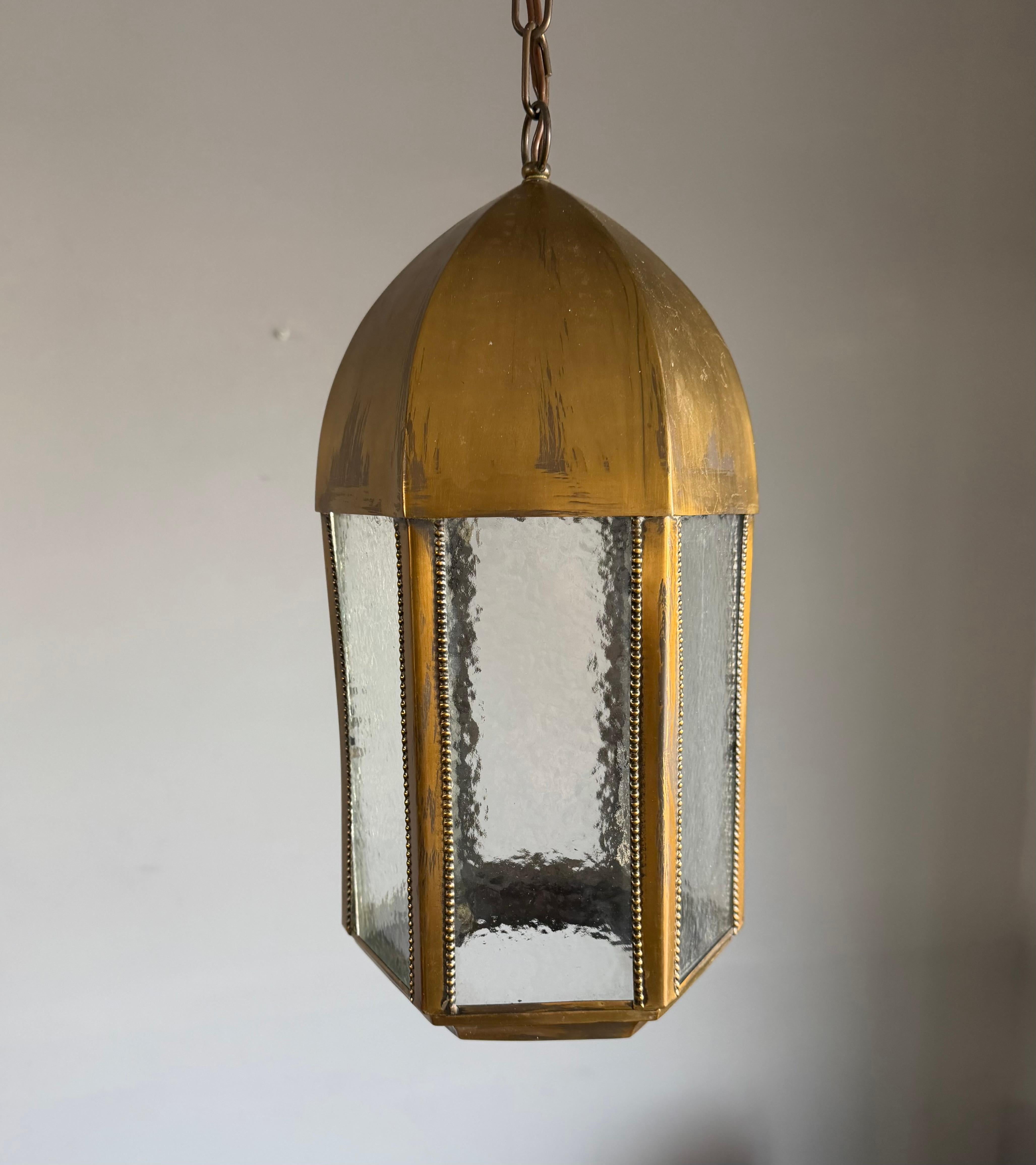 Lámpara colgante de estilo gótico y cúpula de la época de las Artes y Oficios de bella forma en venta 3